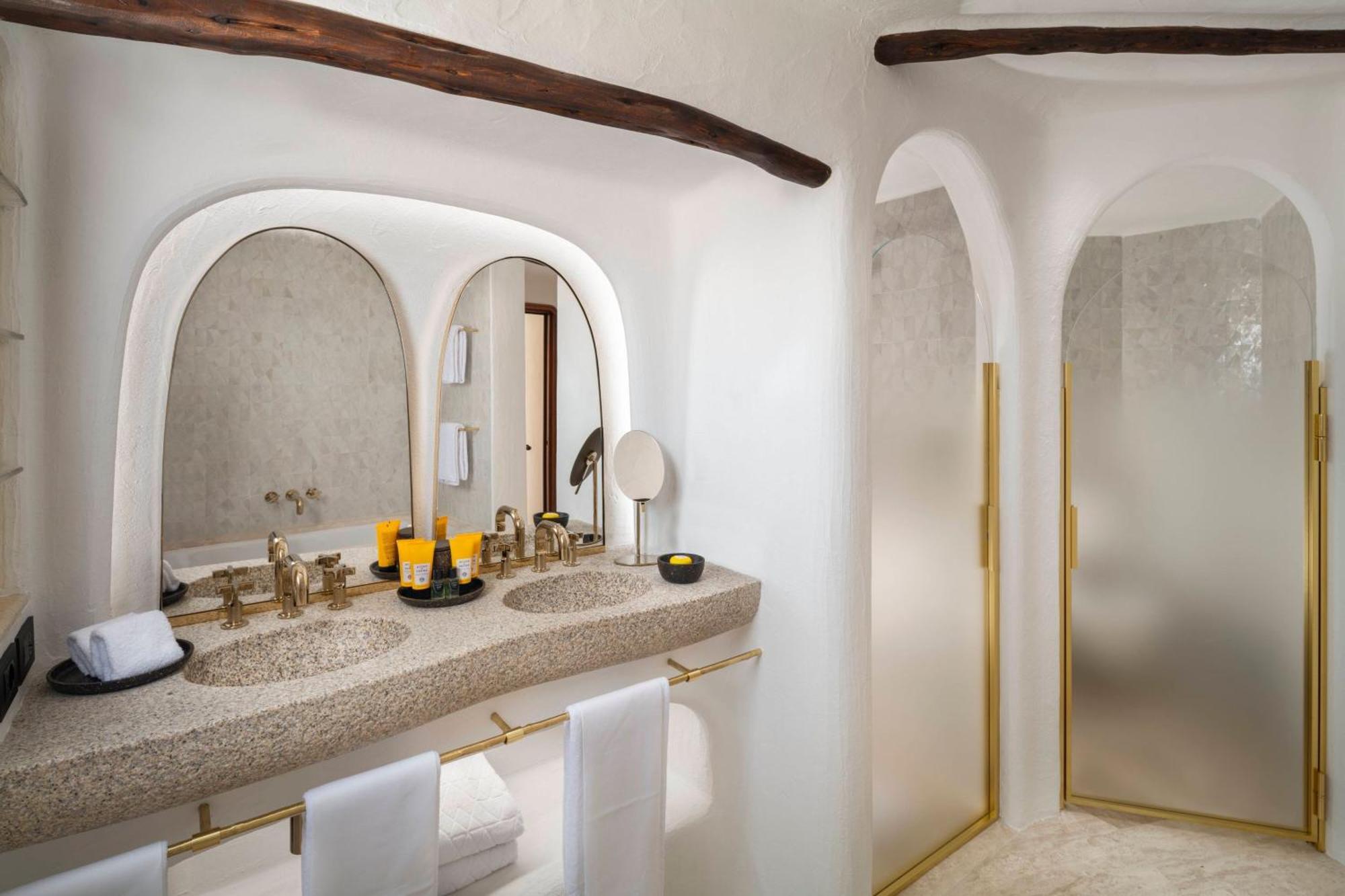 Deluxe King Suite Terrace Inner View