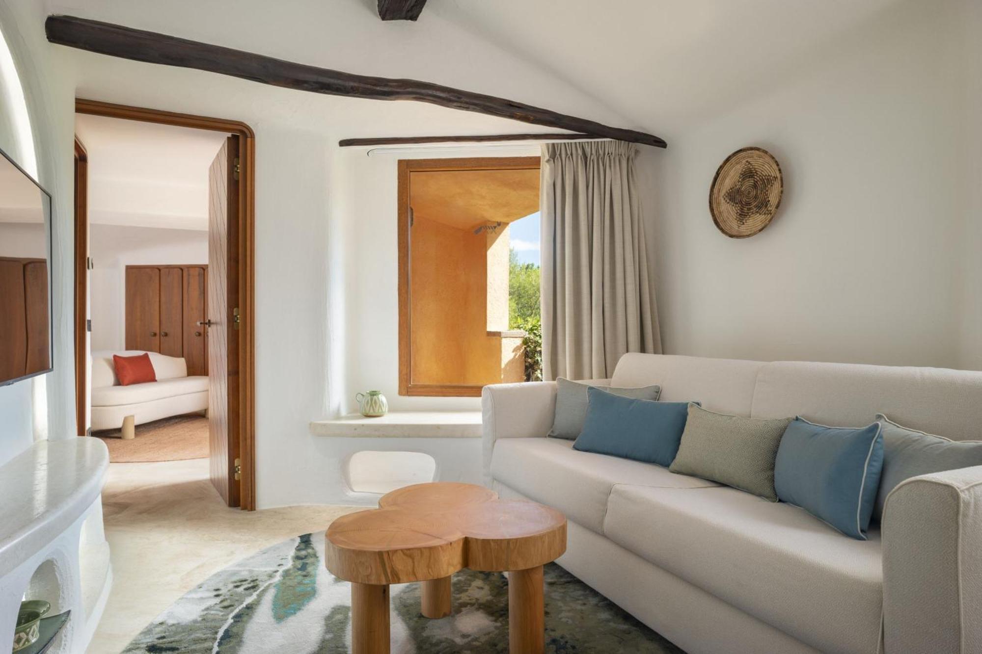 Deluxe King Suite Terrace Inner View