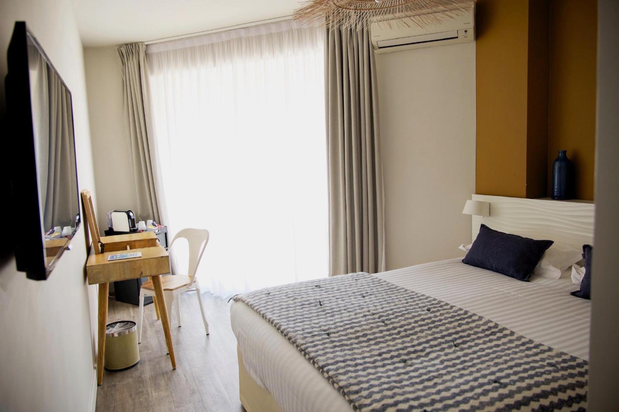 Double Room Terrace Hill View