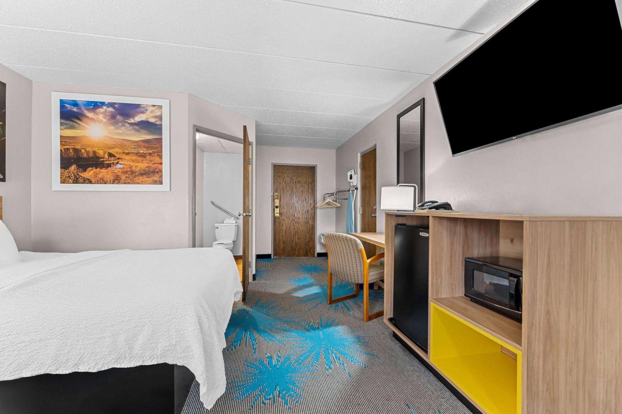 Queen Room with Two Queen Beds Disability Access, Non-Smoking