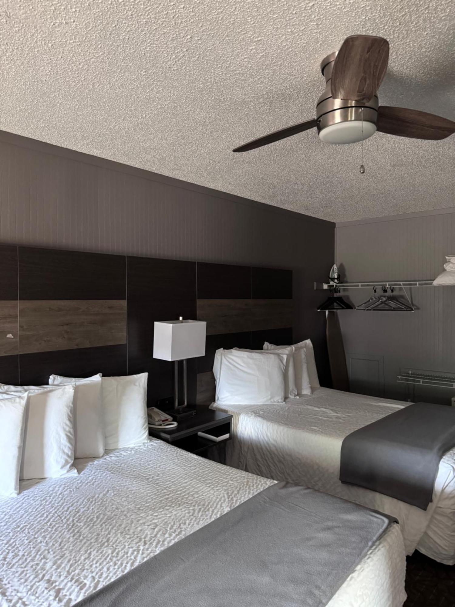 Standard Queen Room