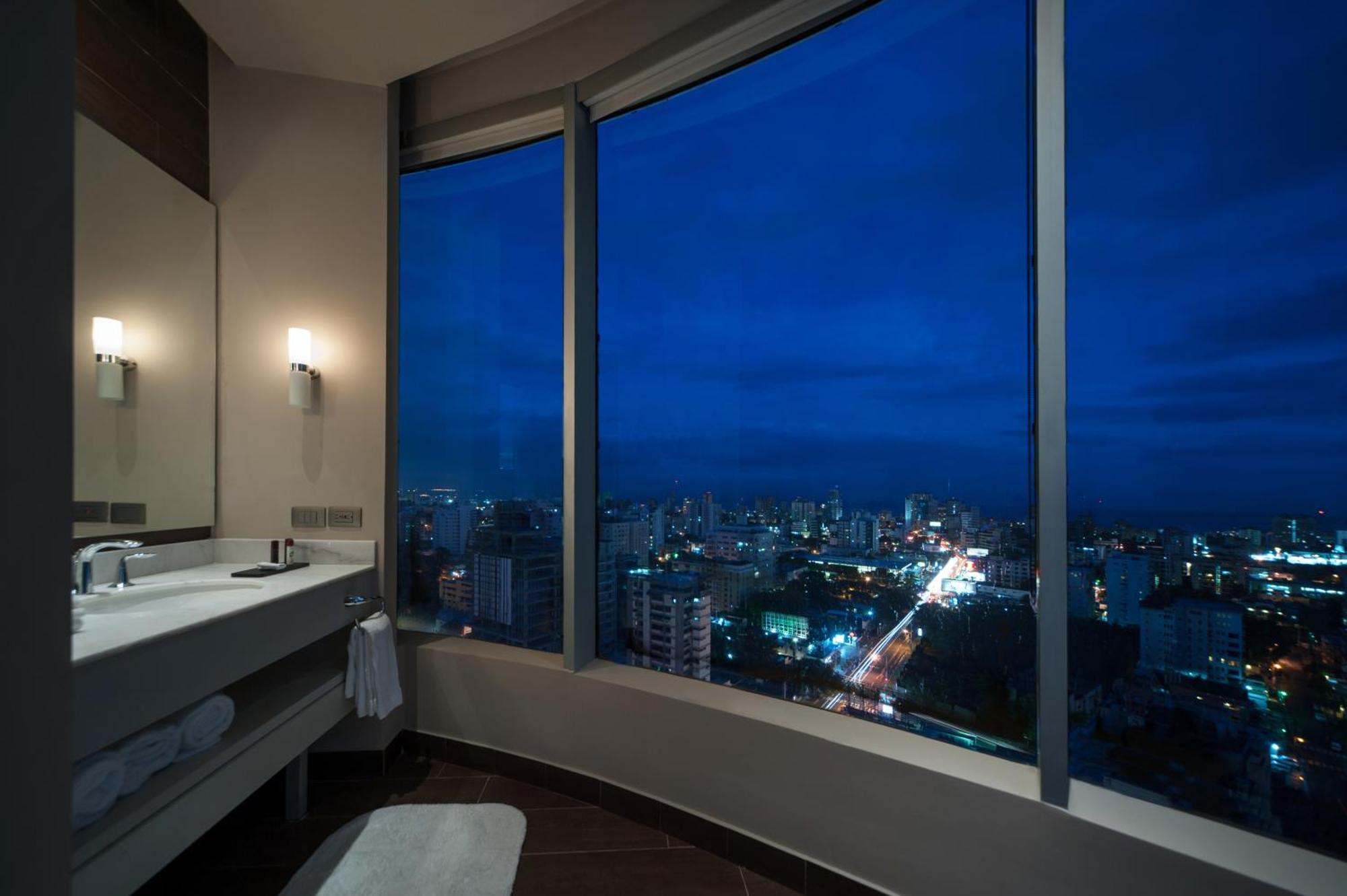 One-Bedroom Corner King Suite with City Views