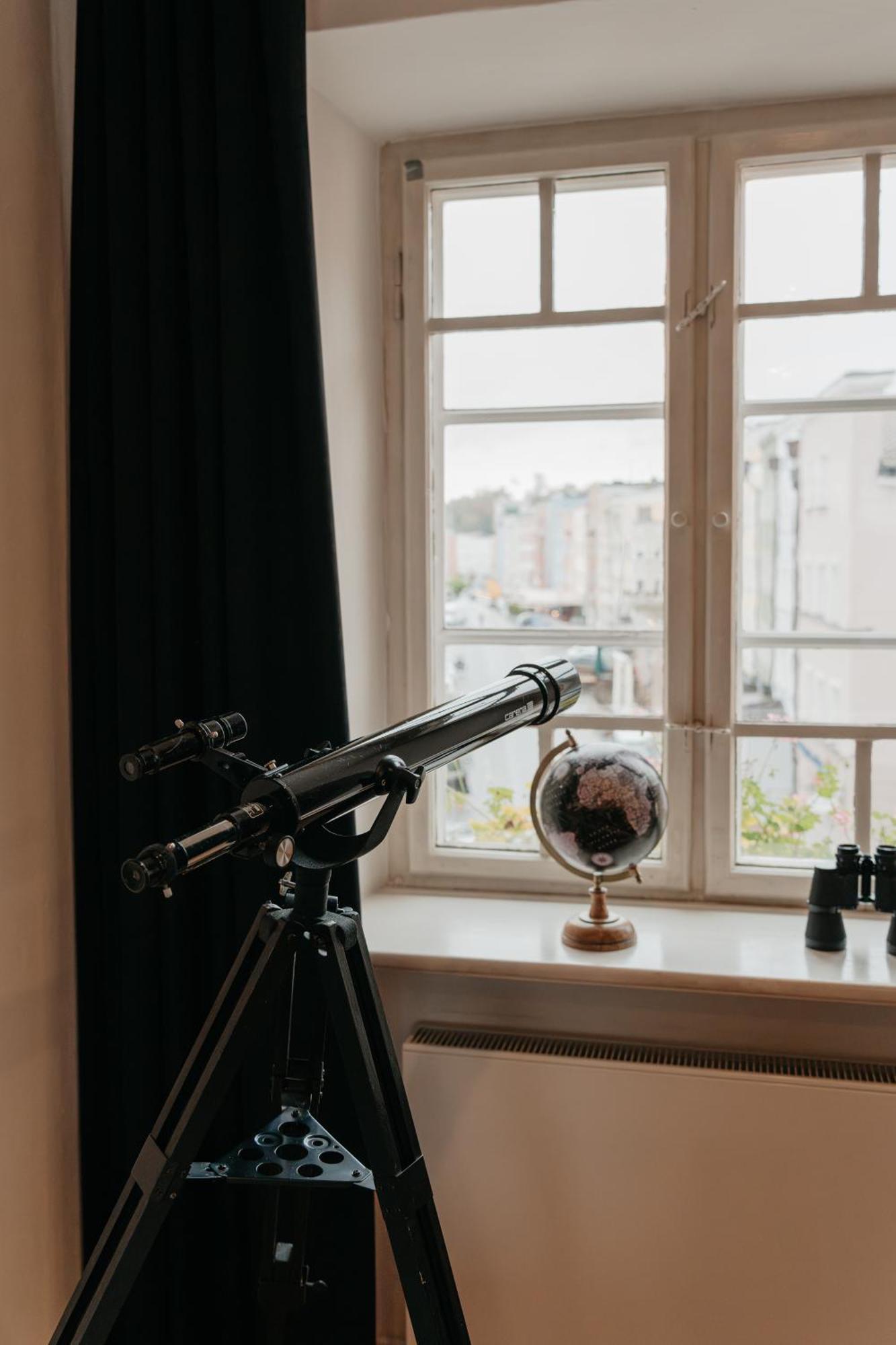 Deluxe Studio