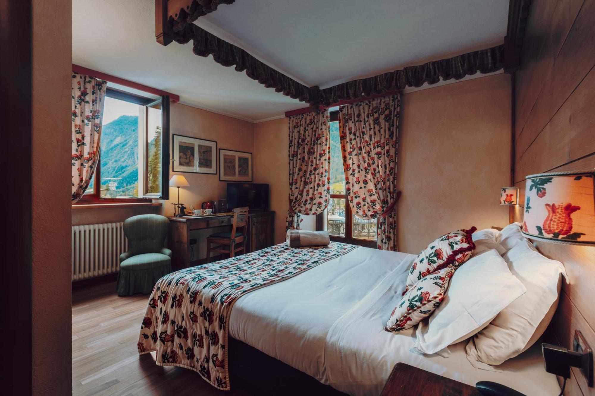 Superior Double Room,1627203352:JPEG