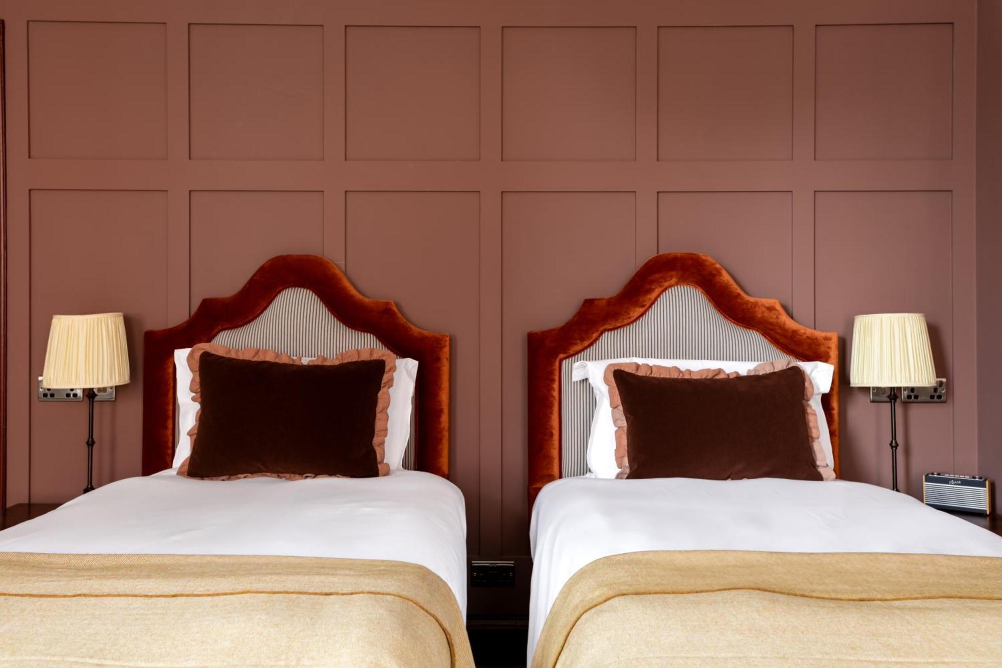 Twin Room,1627206352:JPEG
