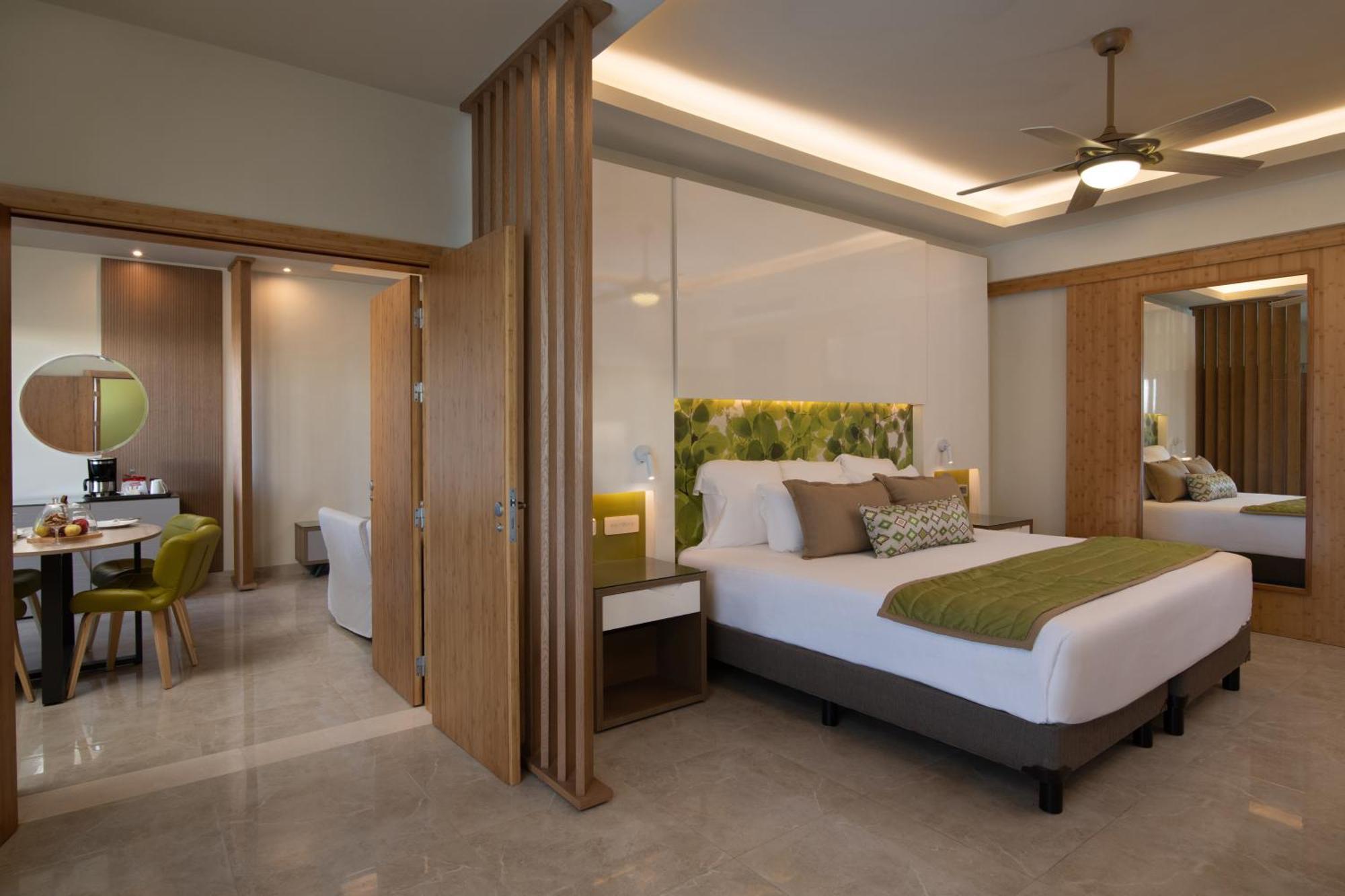 Premium Junior Suite Tropical View