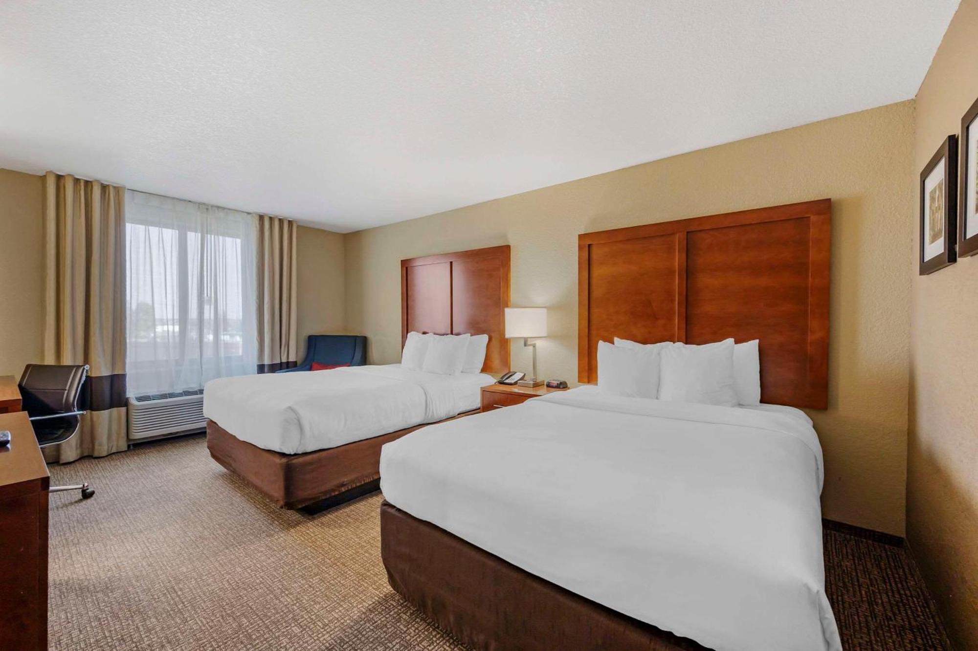 Queen Room Two Queen Beds Non-Smoking or Pet Friendly