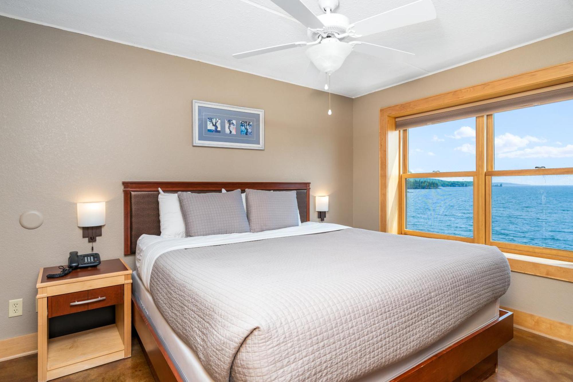 One-Bedroom Lakeside Suite