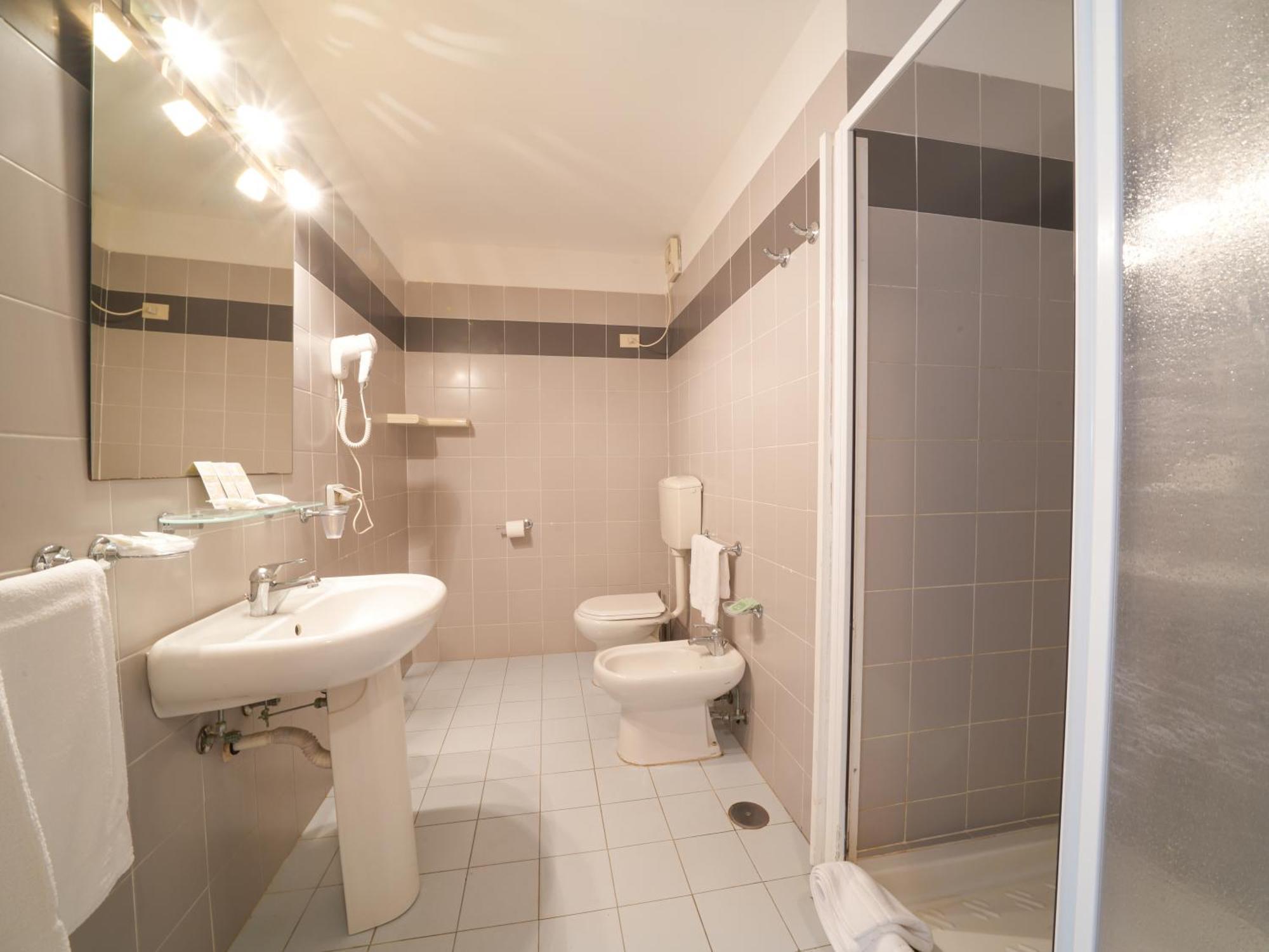 Standard Triple Room,1627258992:JPEG