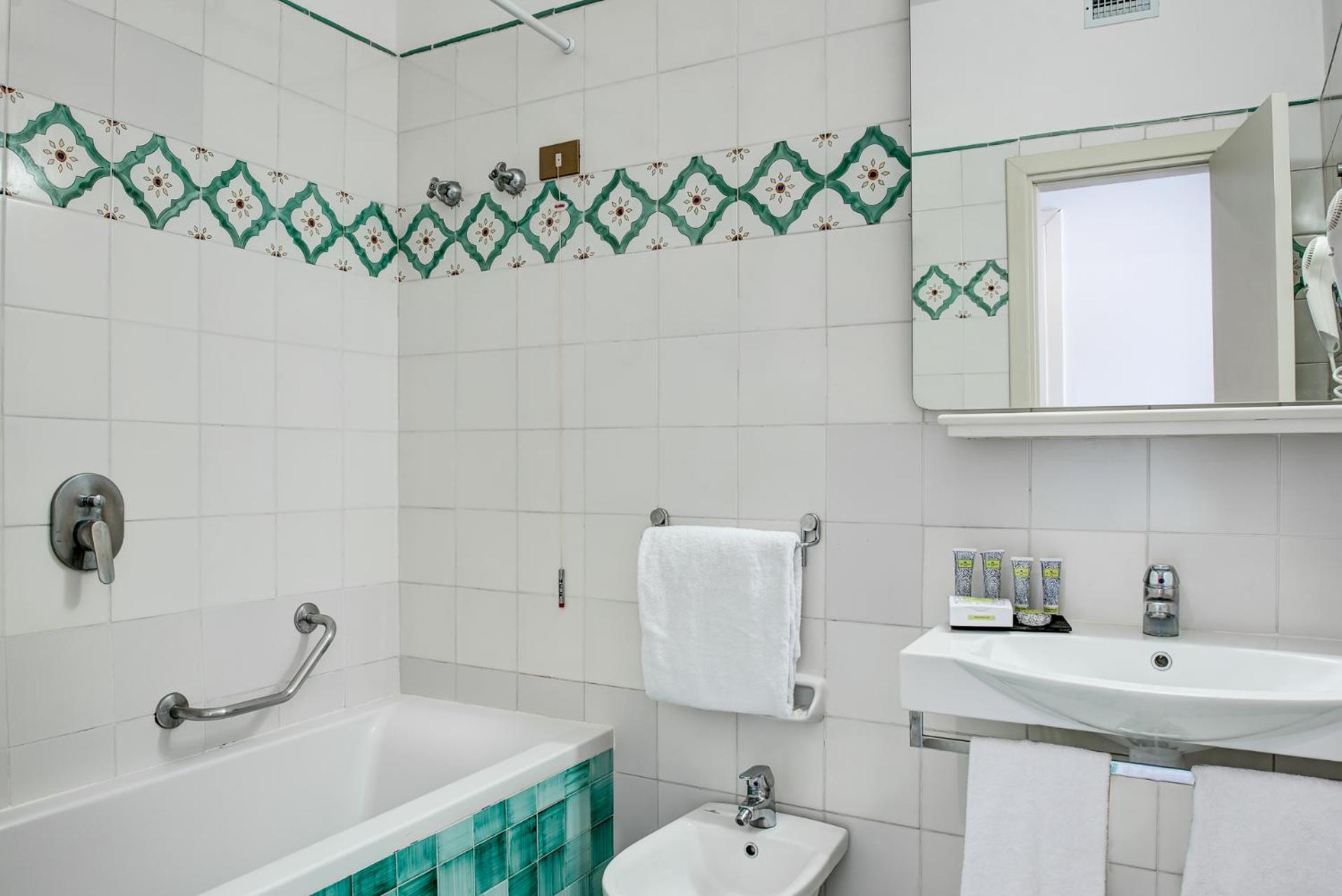 Classic Triple Room,1627930589:JPEG