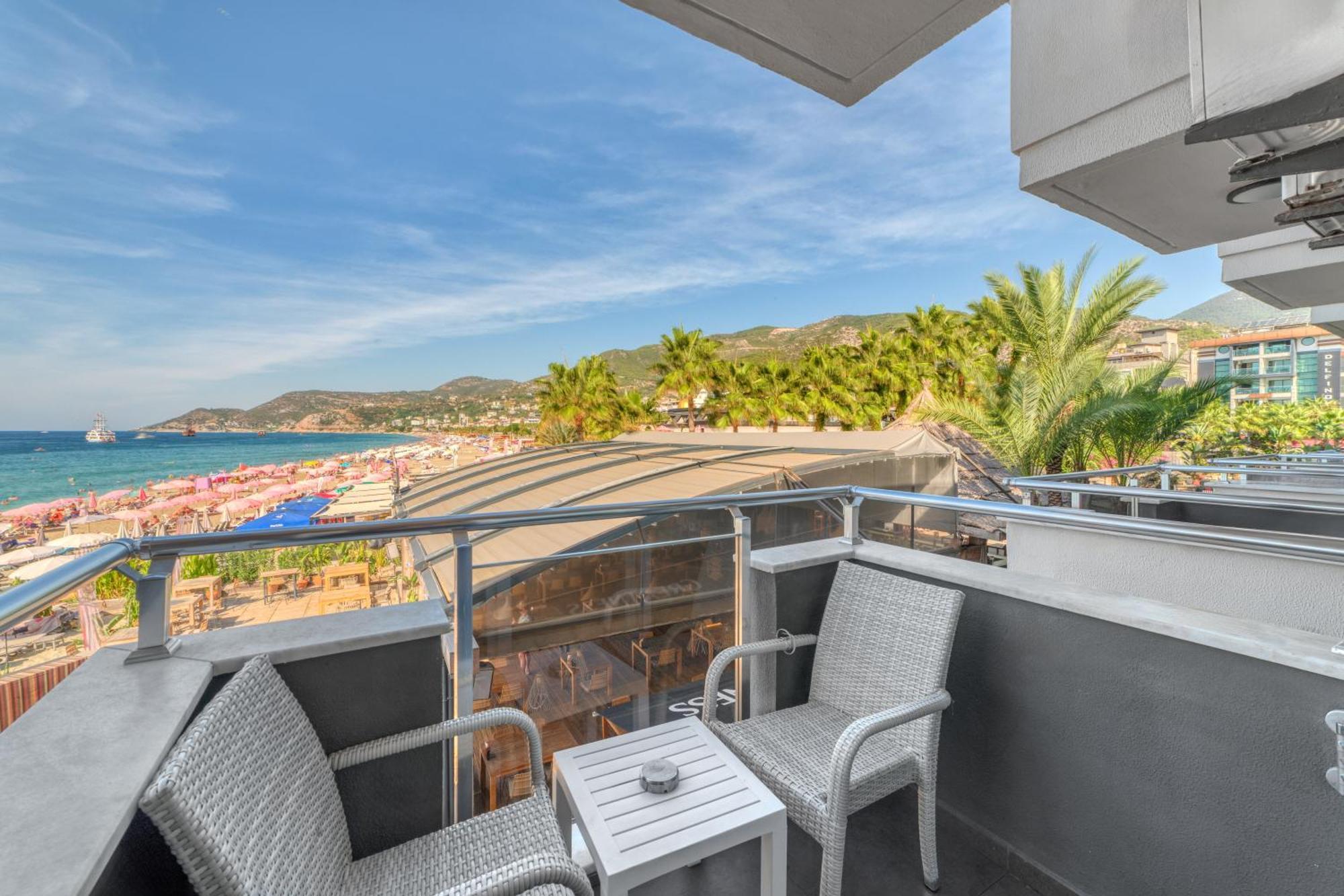 Double or Twin Room Side Sea View