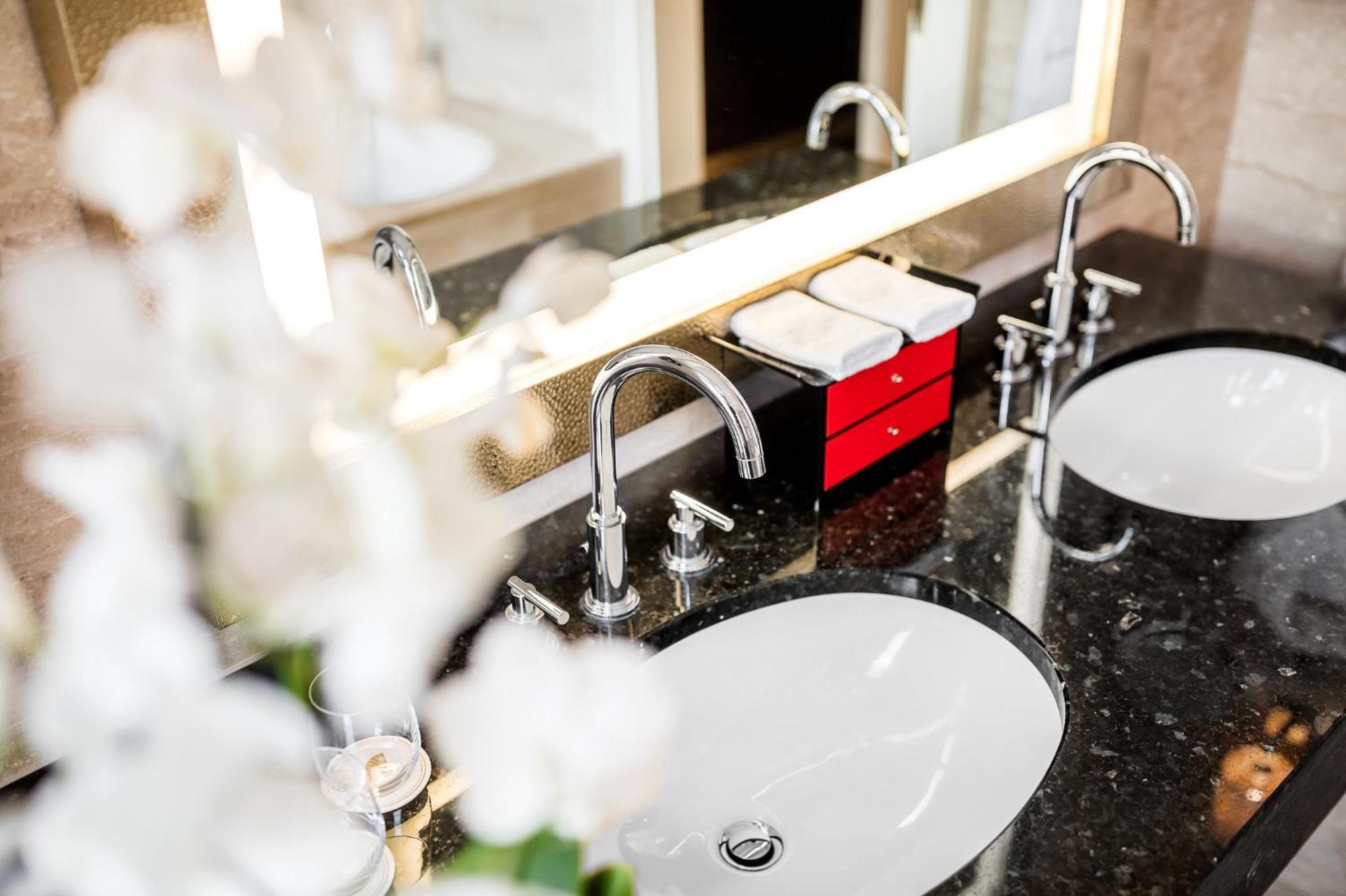 Lazar King Suite