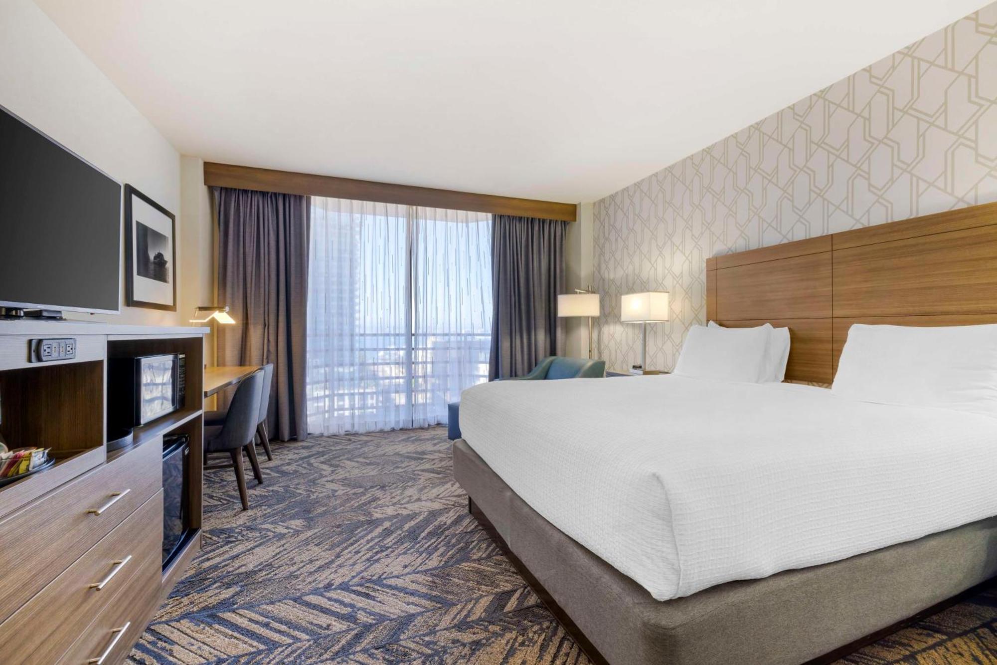 King Room Balcony City View