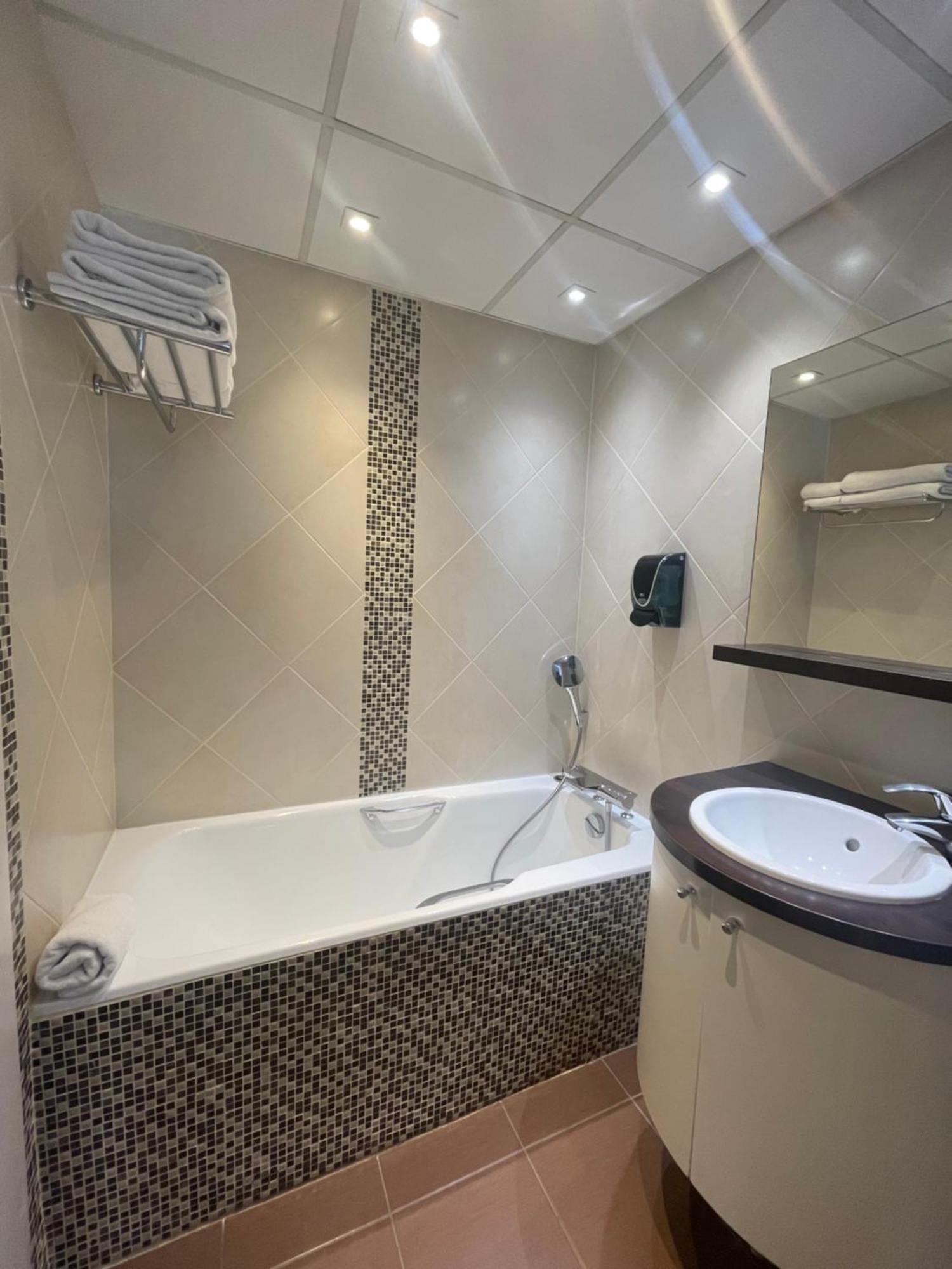 Deluxe Double Room Balcony & lake view