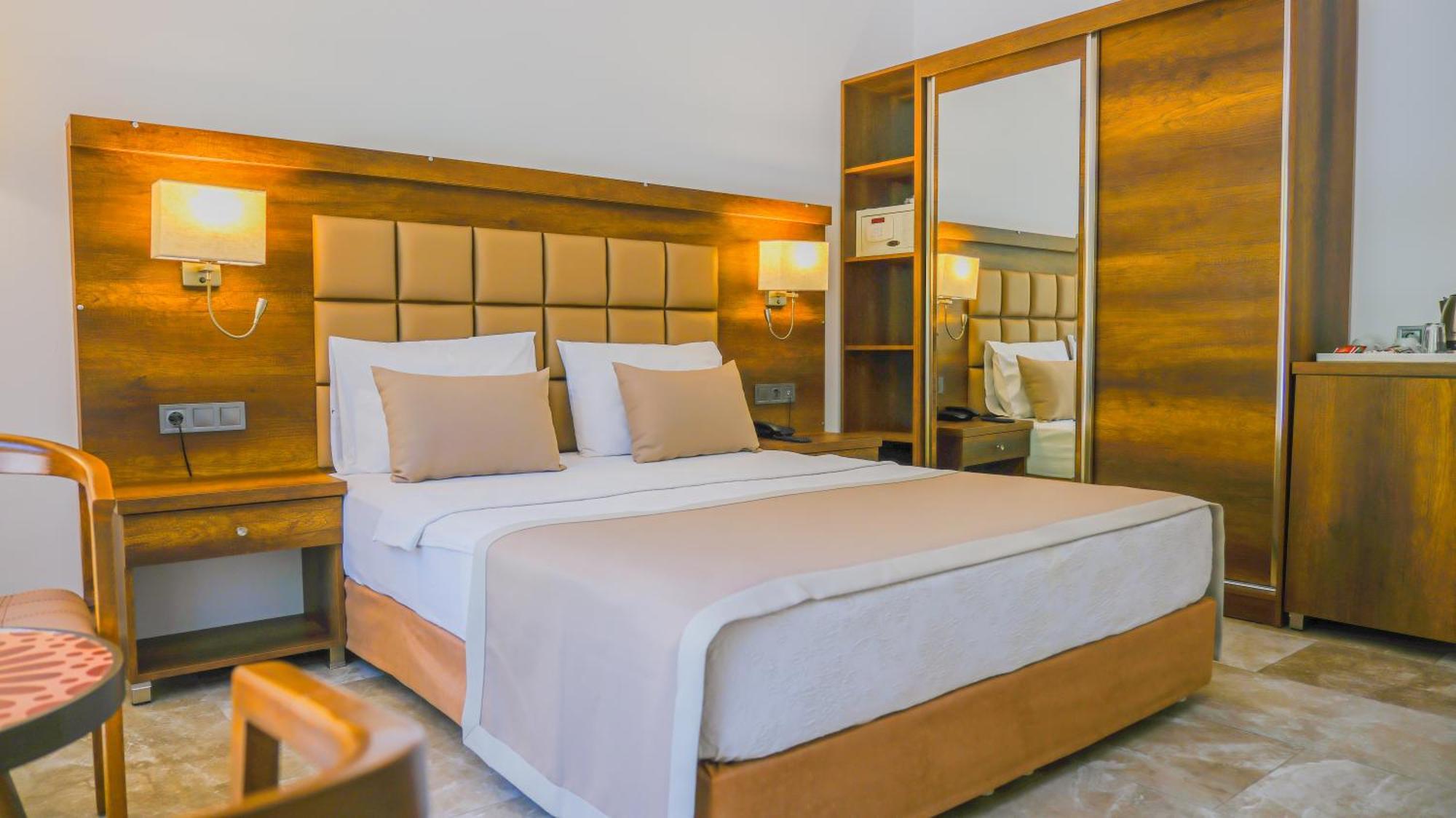 Superior Double Room,1742894374:JPEG