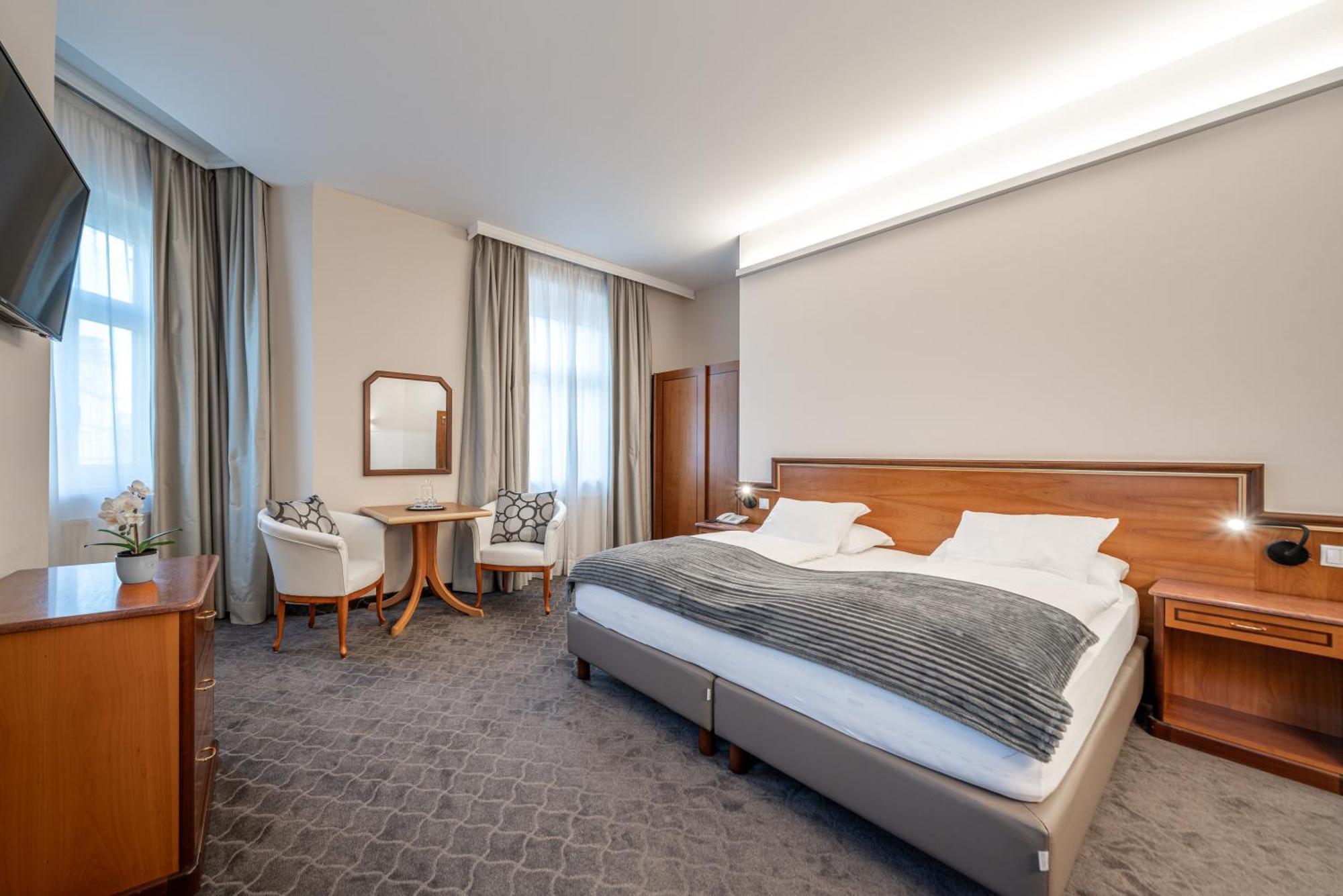 Large Twin Room
