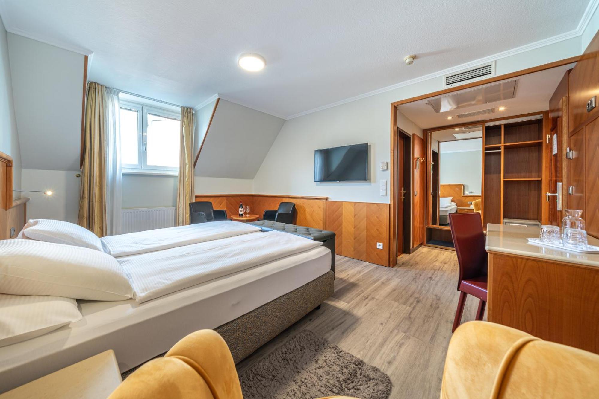 Superior Twin Room AC