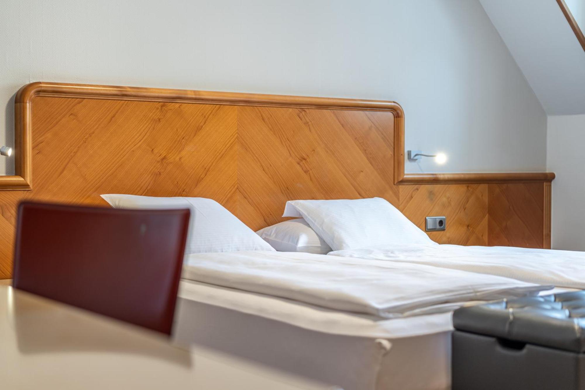 Superior Twin Room AC