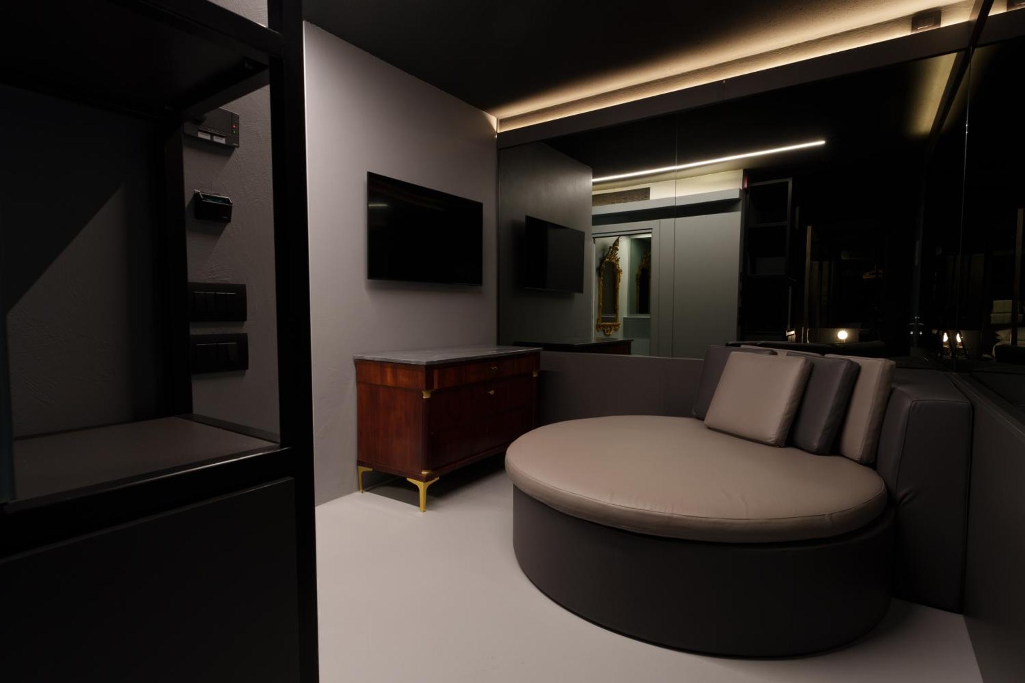 Executive King Room Spa Bath
