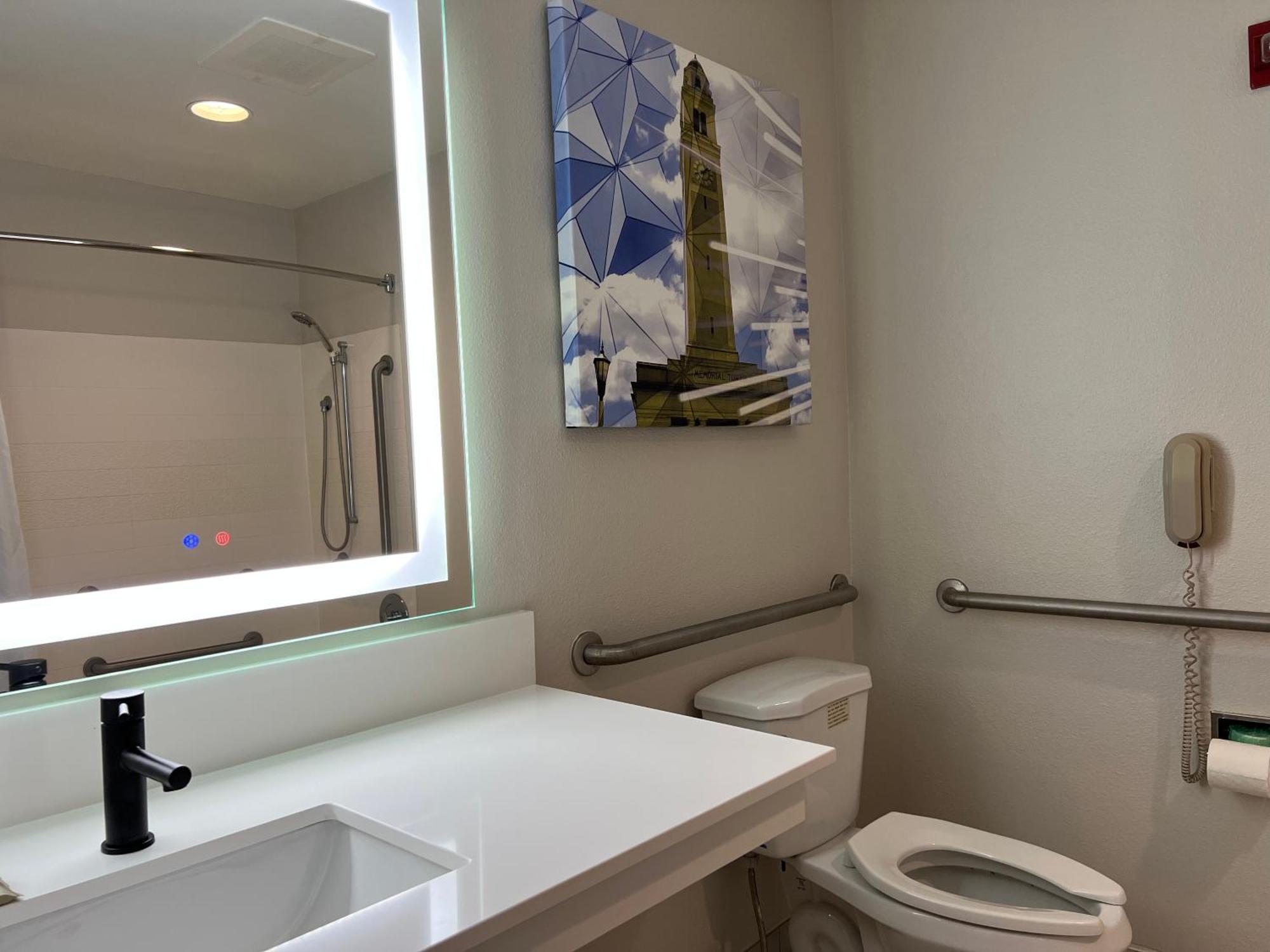 King Room Tub Disability Access or Non Smoking or Interior Corridor,1629395324:JPEG