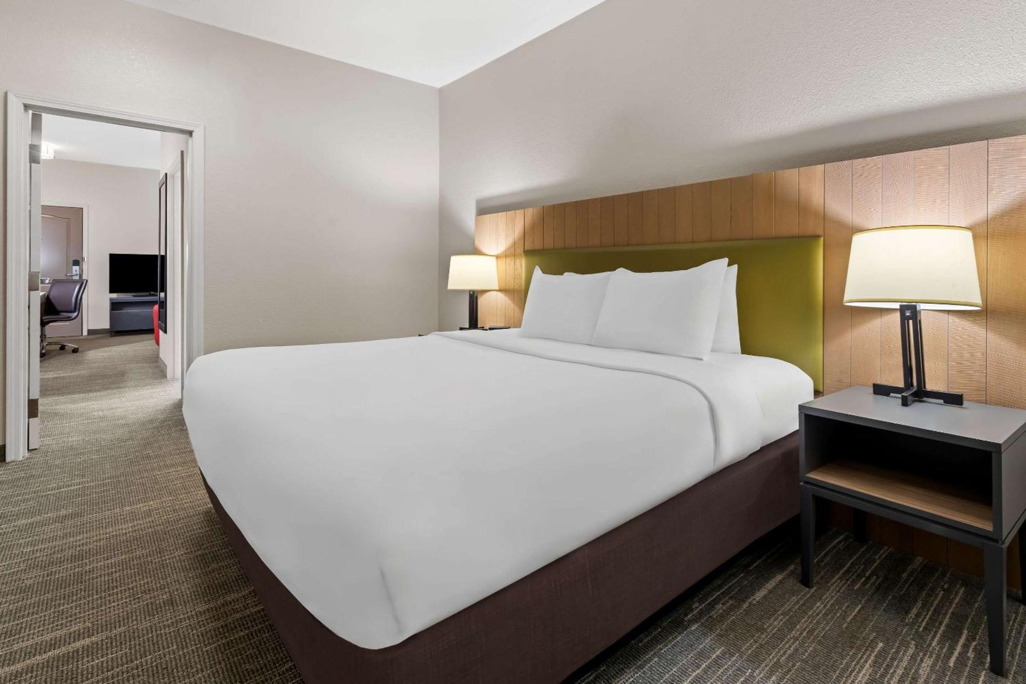 One-Bedroom Suite