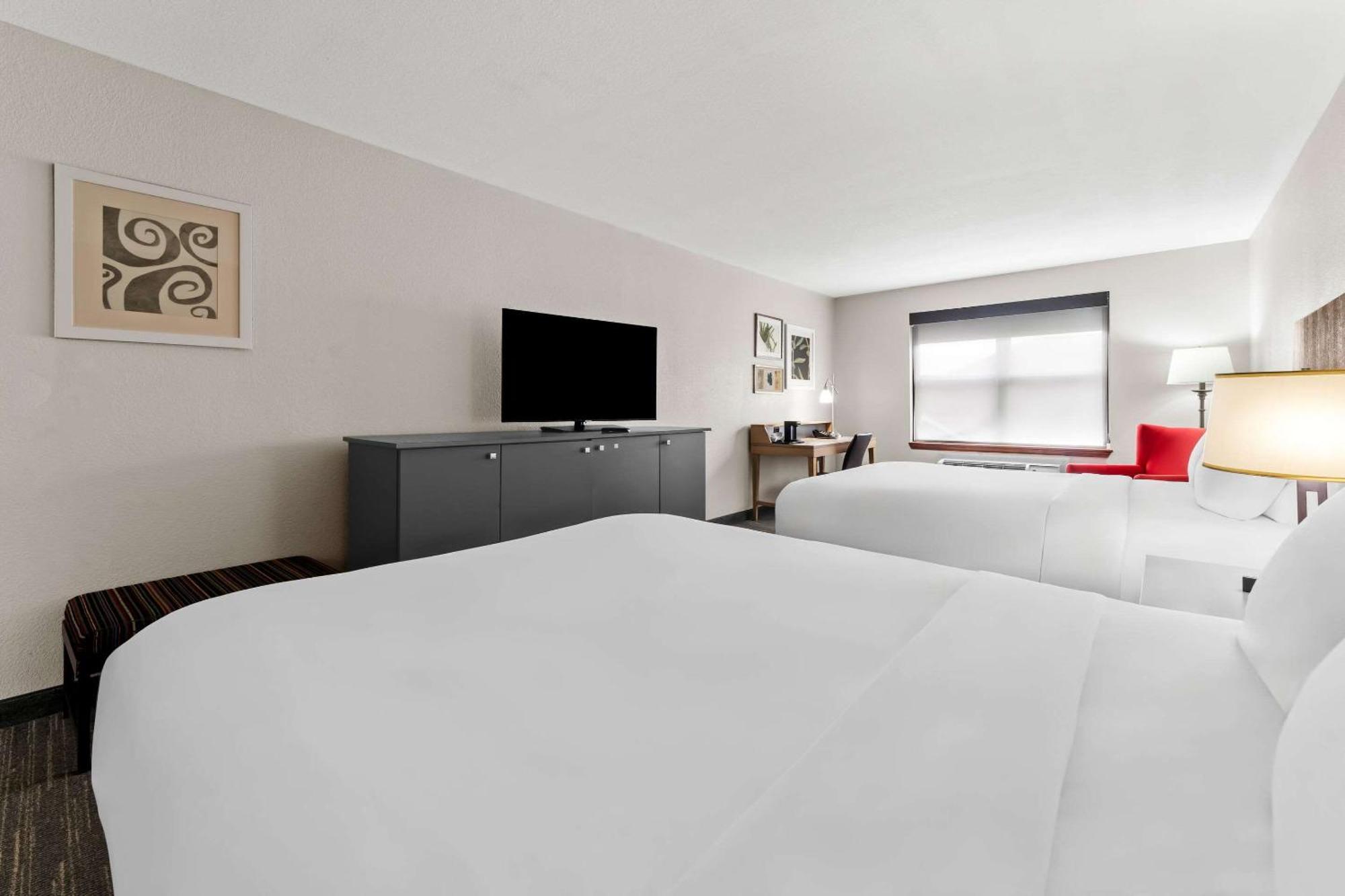 Queen Guest Room Non Smoking