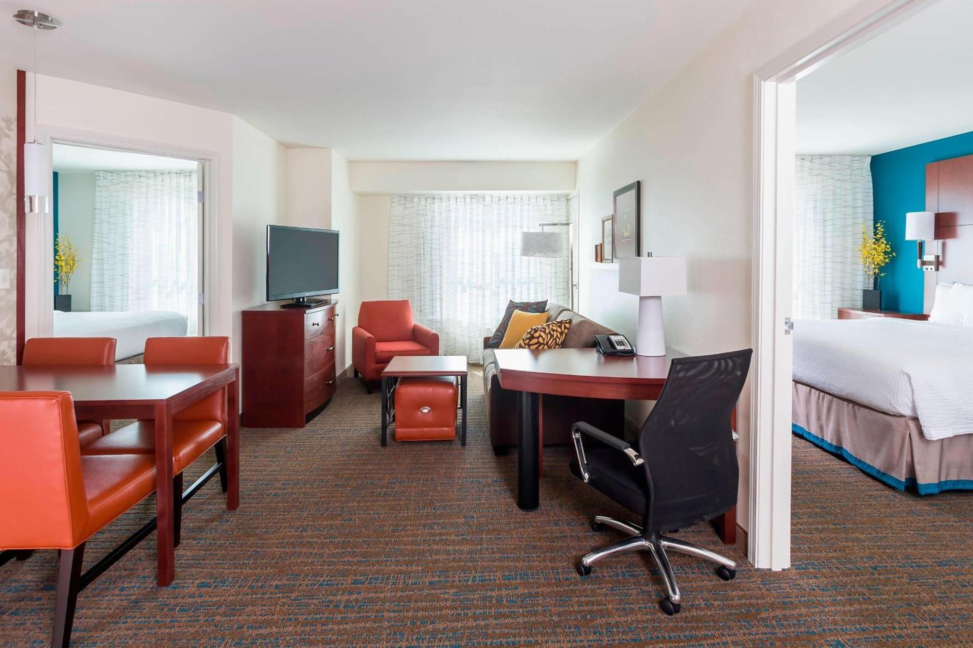 Two-Bedroom Suite,1629403495:JPEG