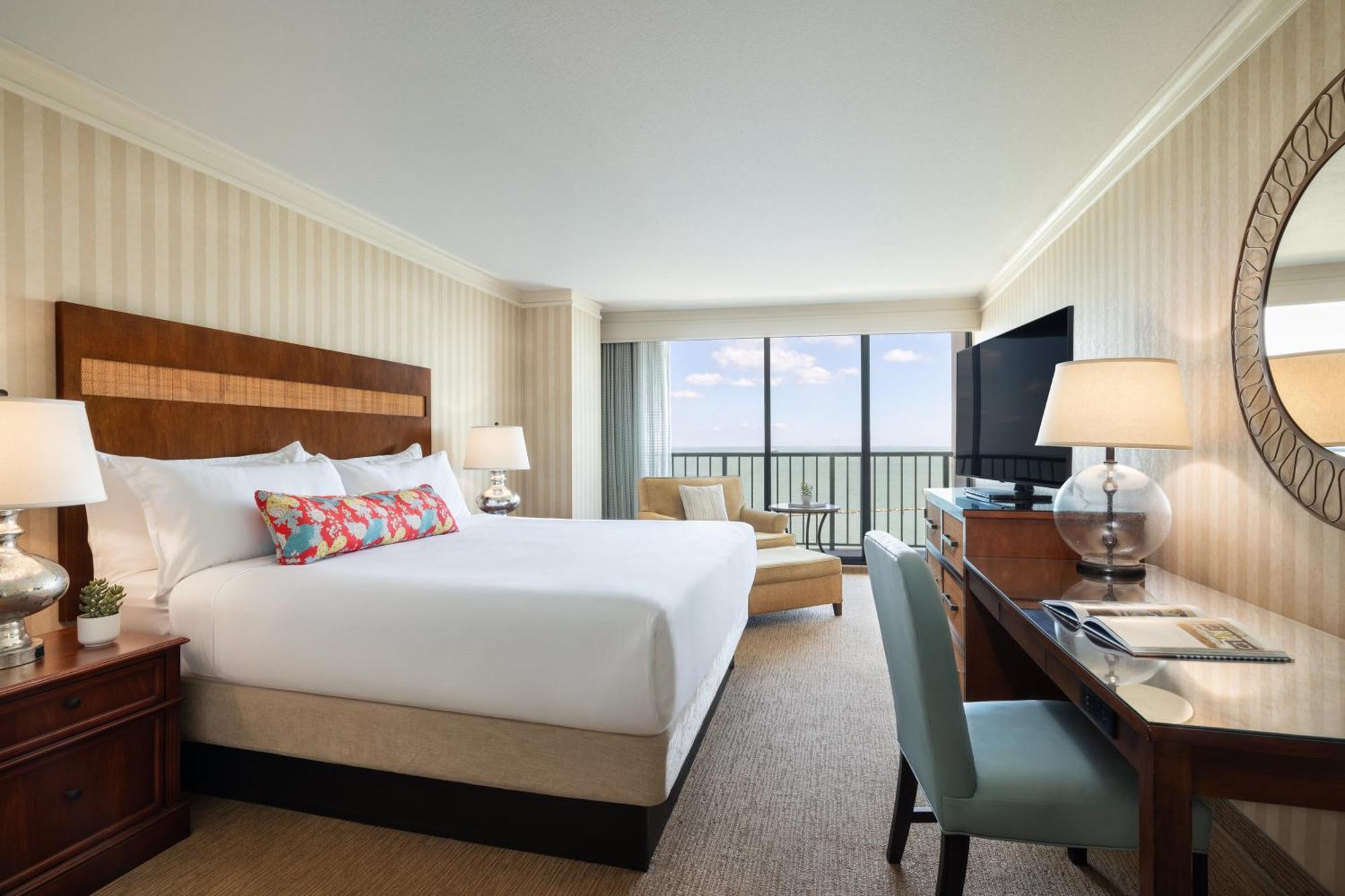Premier Bayview Room - 1 King Bed