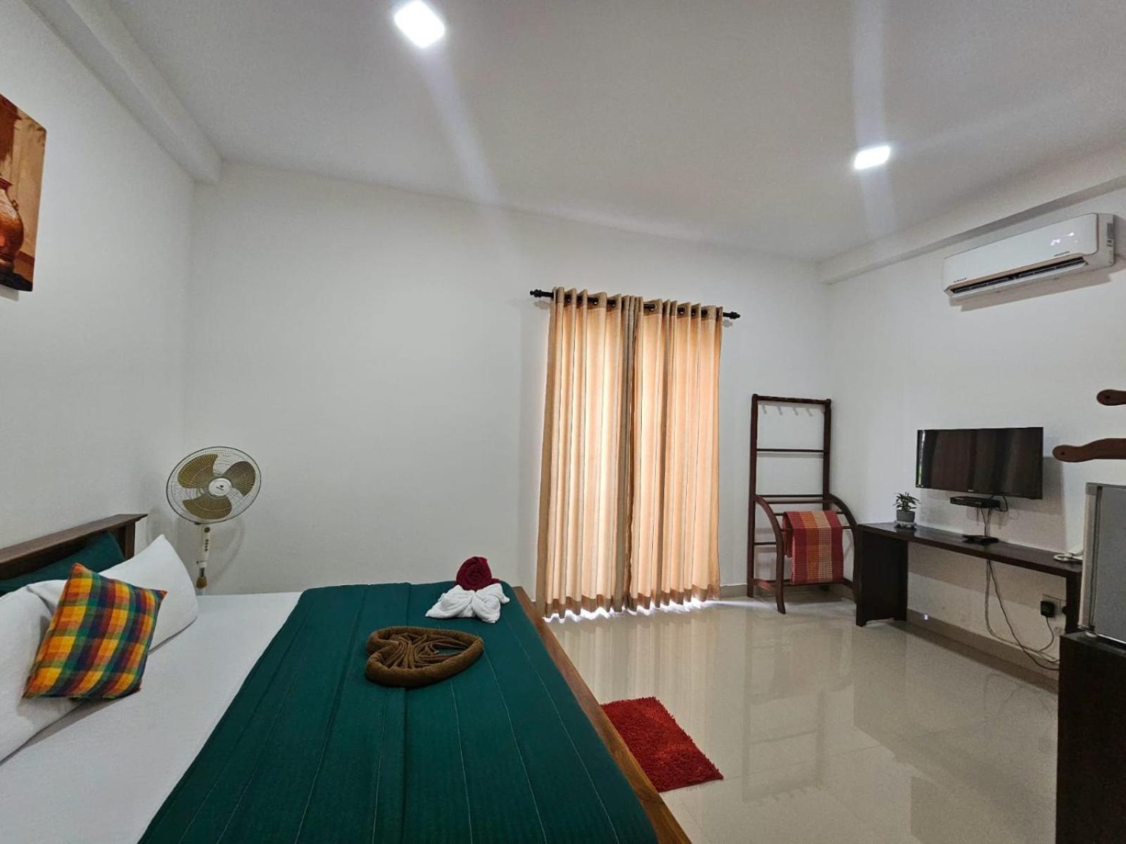 Deluxe King Room One Way Airport Shuttle