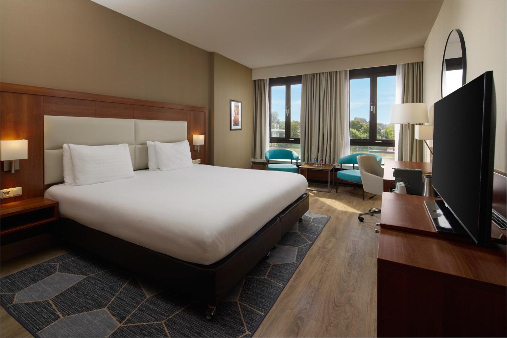 Premium King Room with River View
