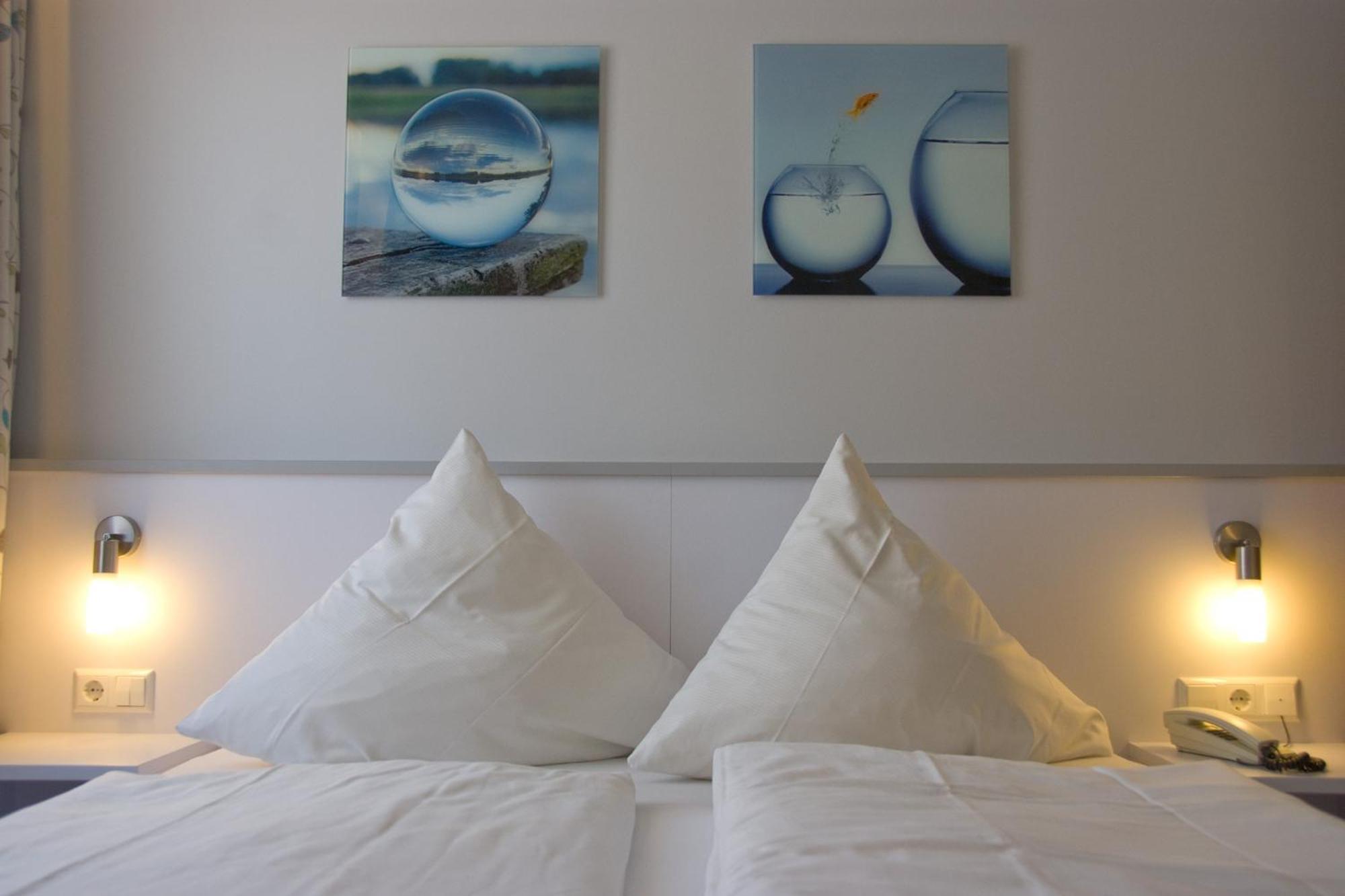 Double or Twin Room Shower,1629888544:JPEG