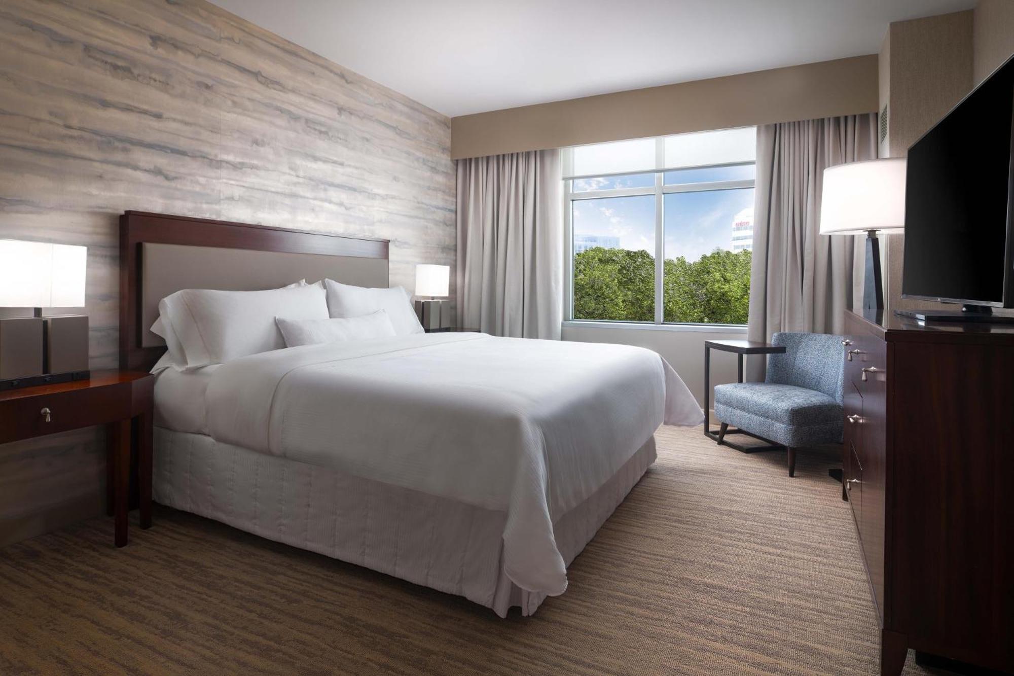 Guest Room 1 King,1663739065:JPEG