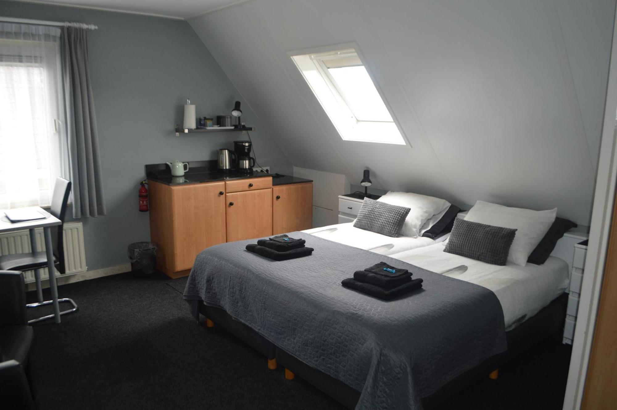 Twin Room Private Bathroom