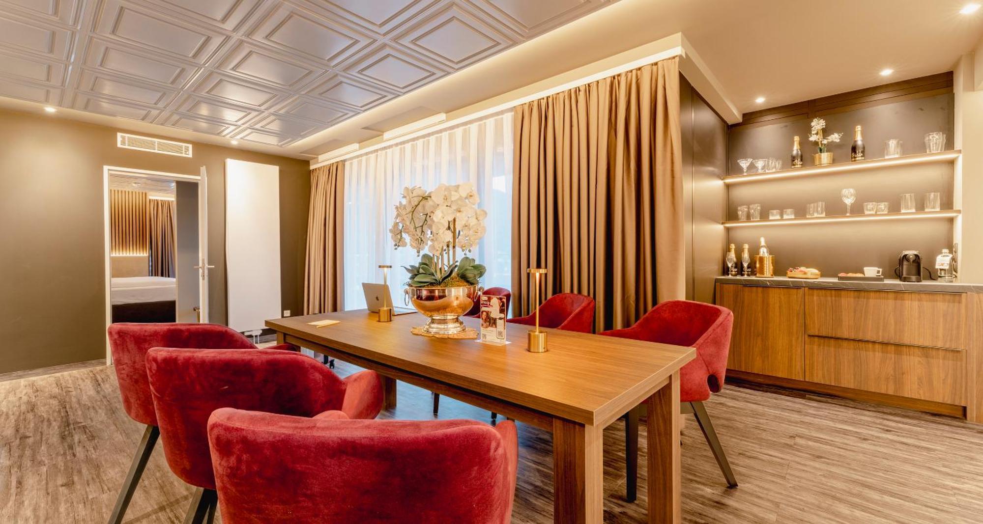 Presidential Suite,1629996607:JPEG