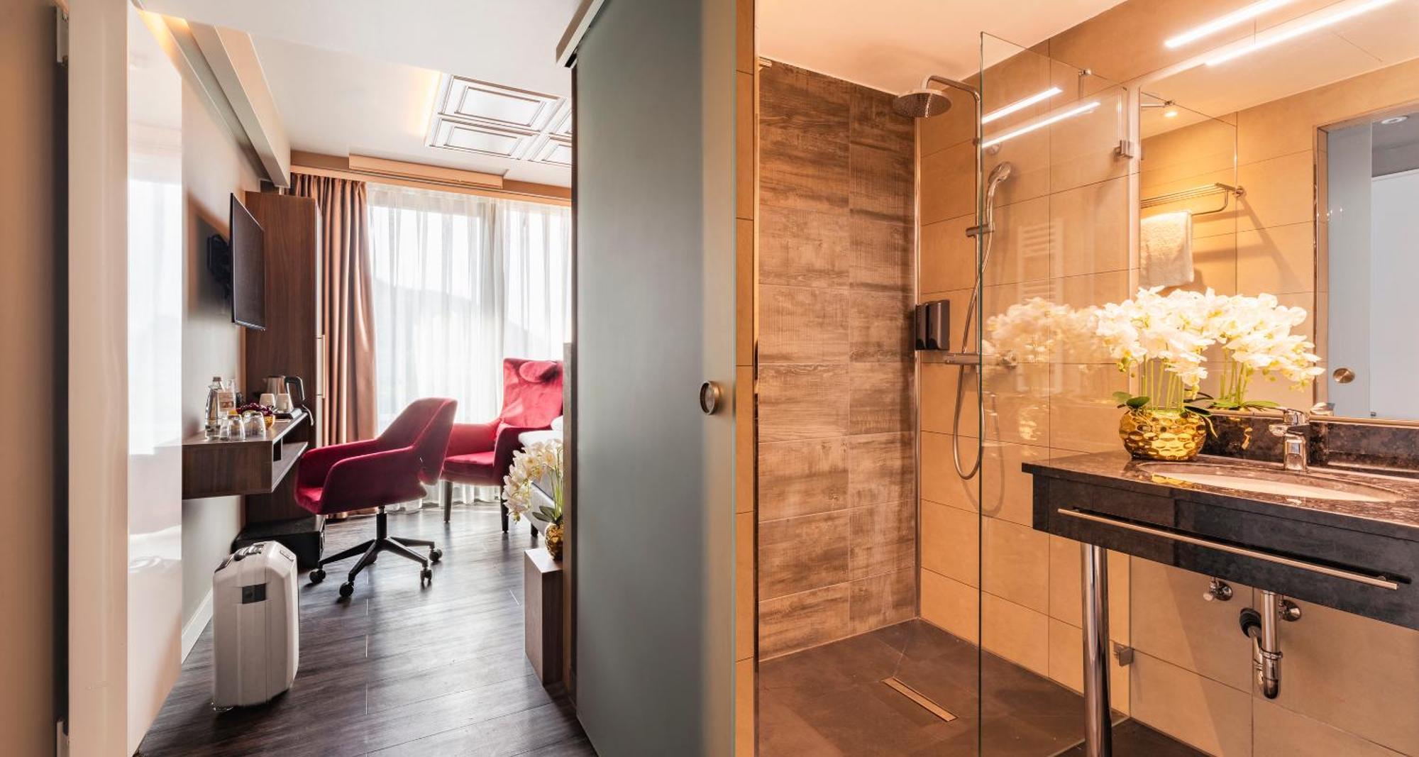 Premium Single Room,1629996628:JPEG