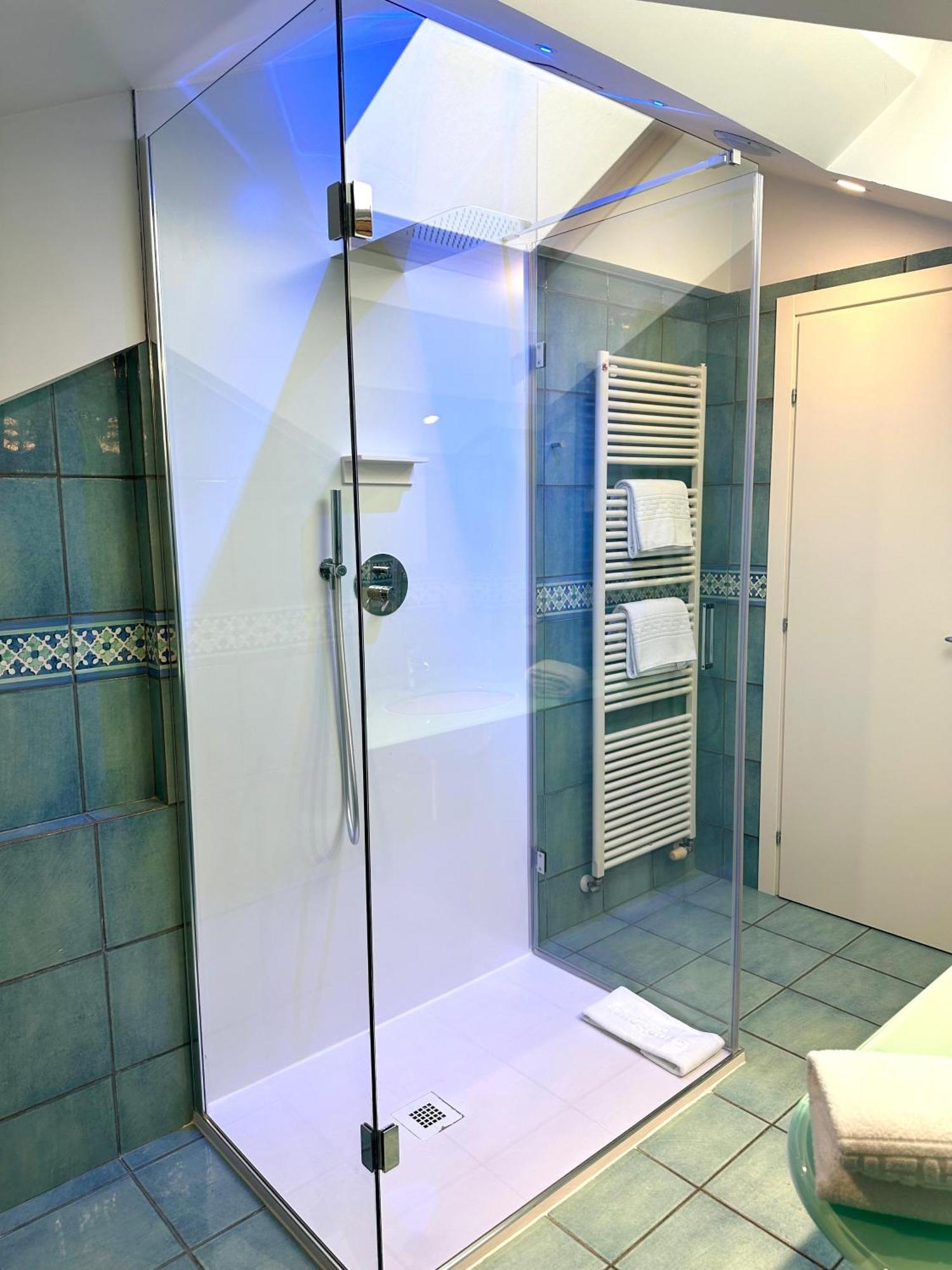 Junior Suite jacuzzi,1673650351:JPEG