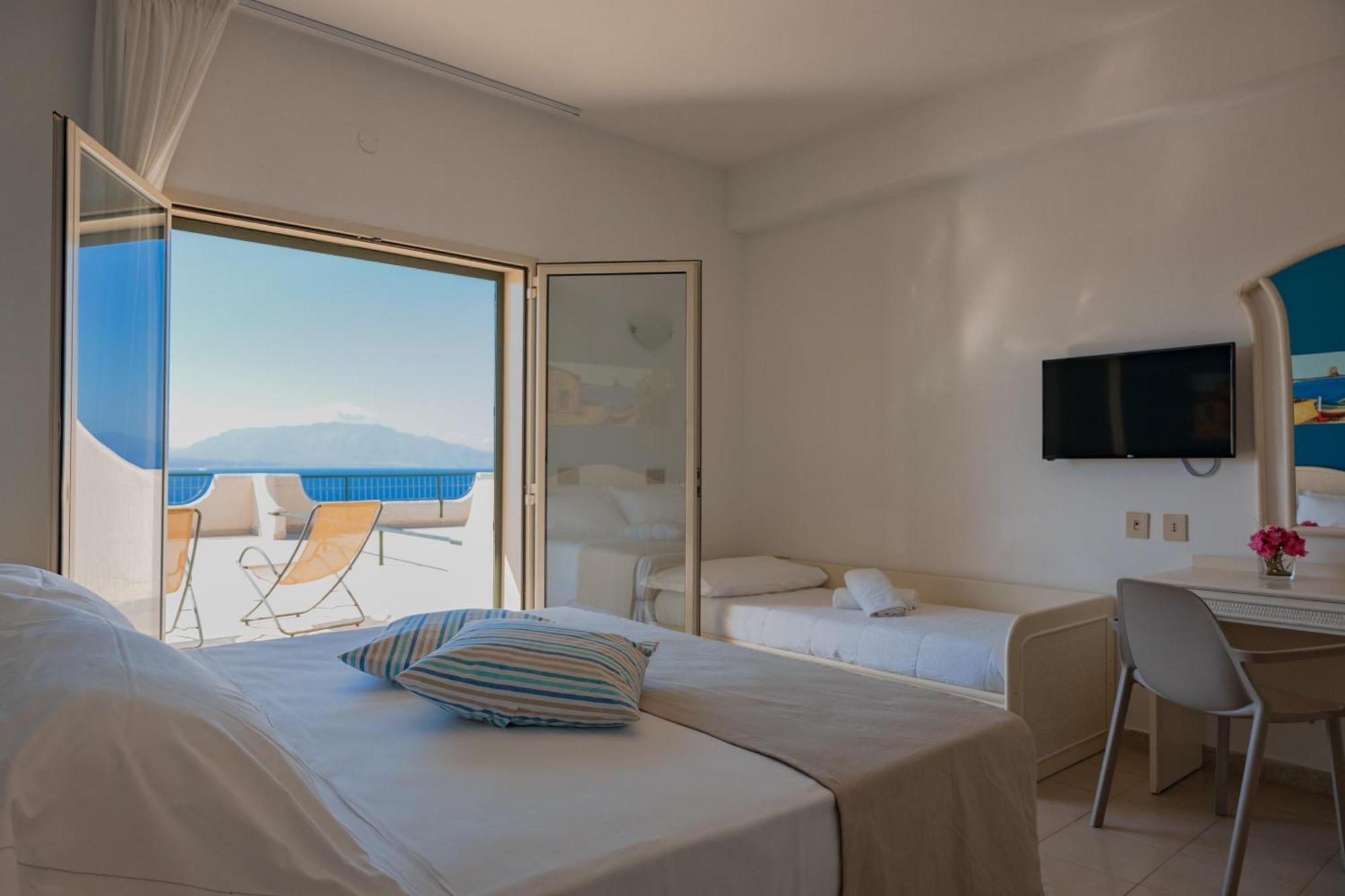 Comfort Triple Room with Sea View,1630871680:JPEG