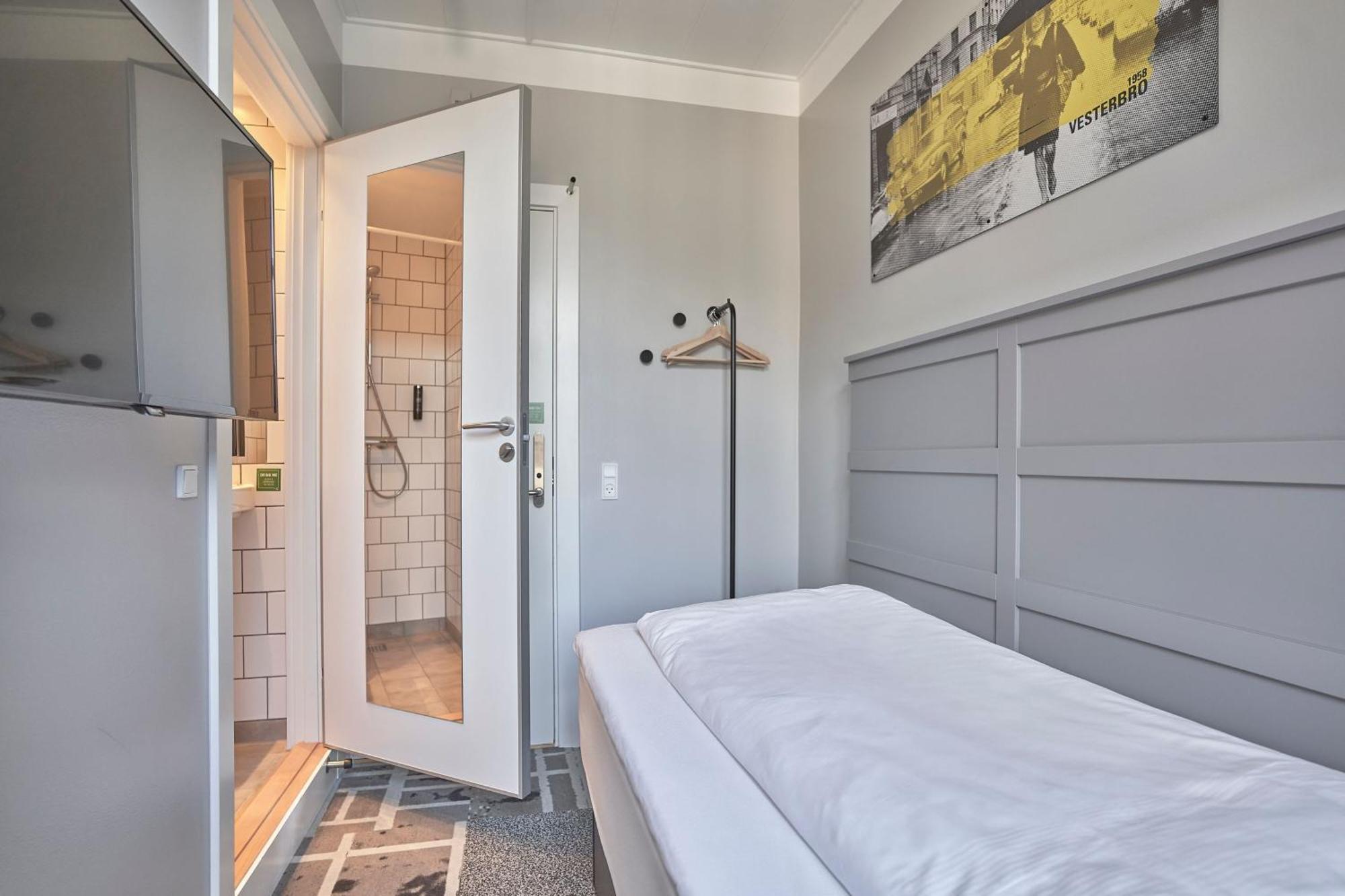 Efficient Single Room Twin Bed