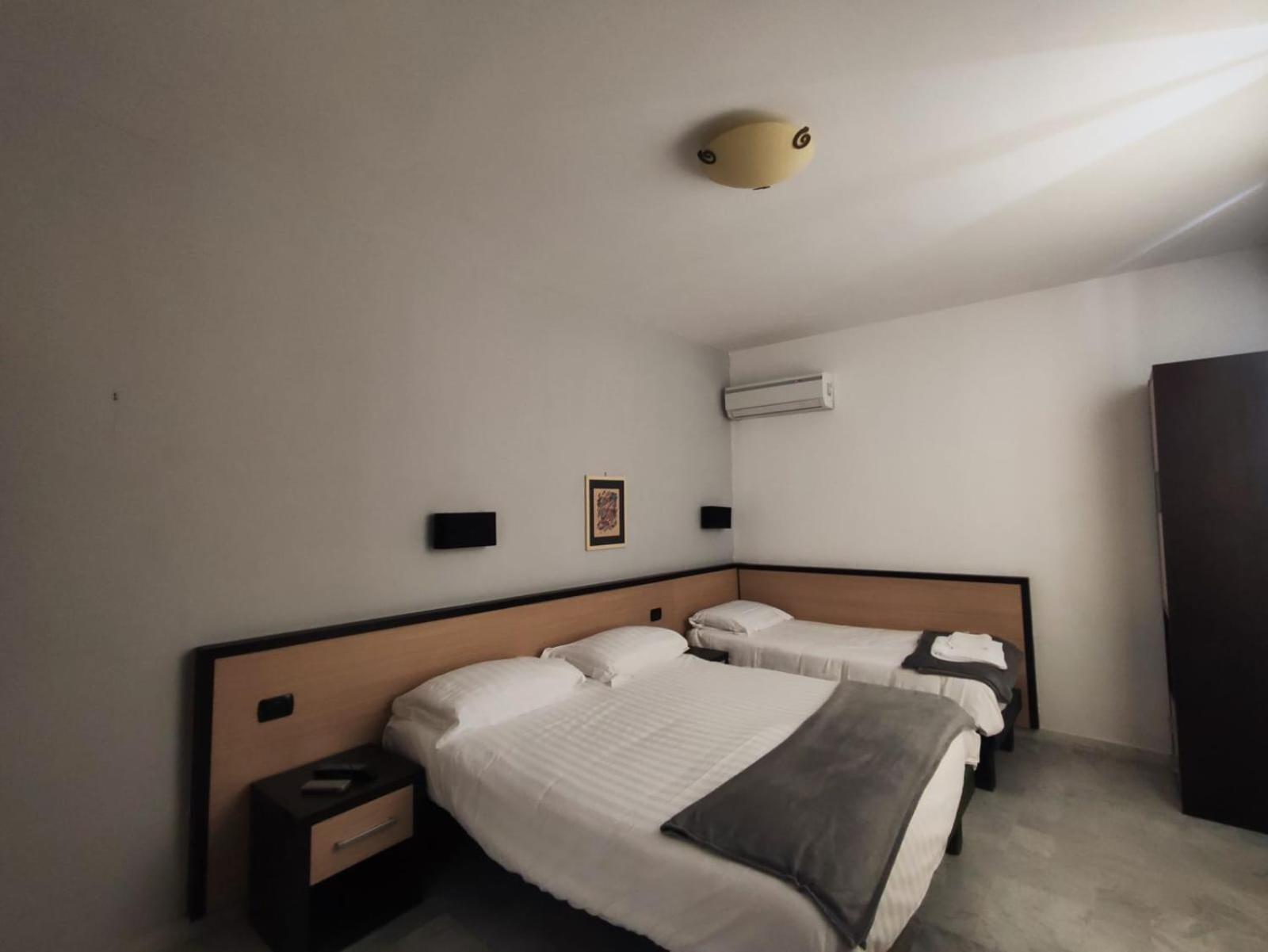 Triple Room,1630873986:JPEG
