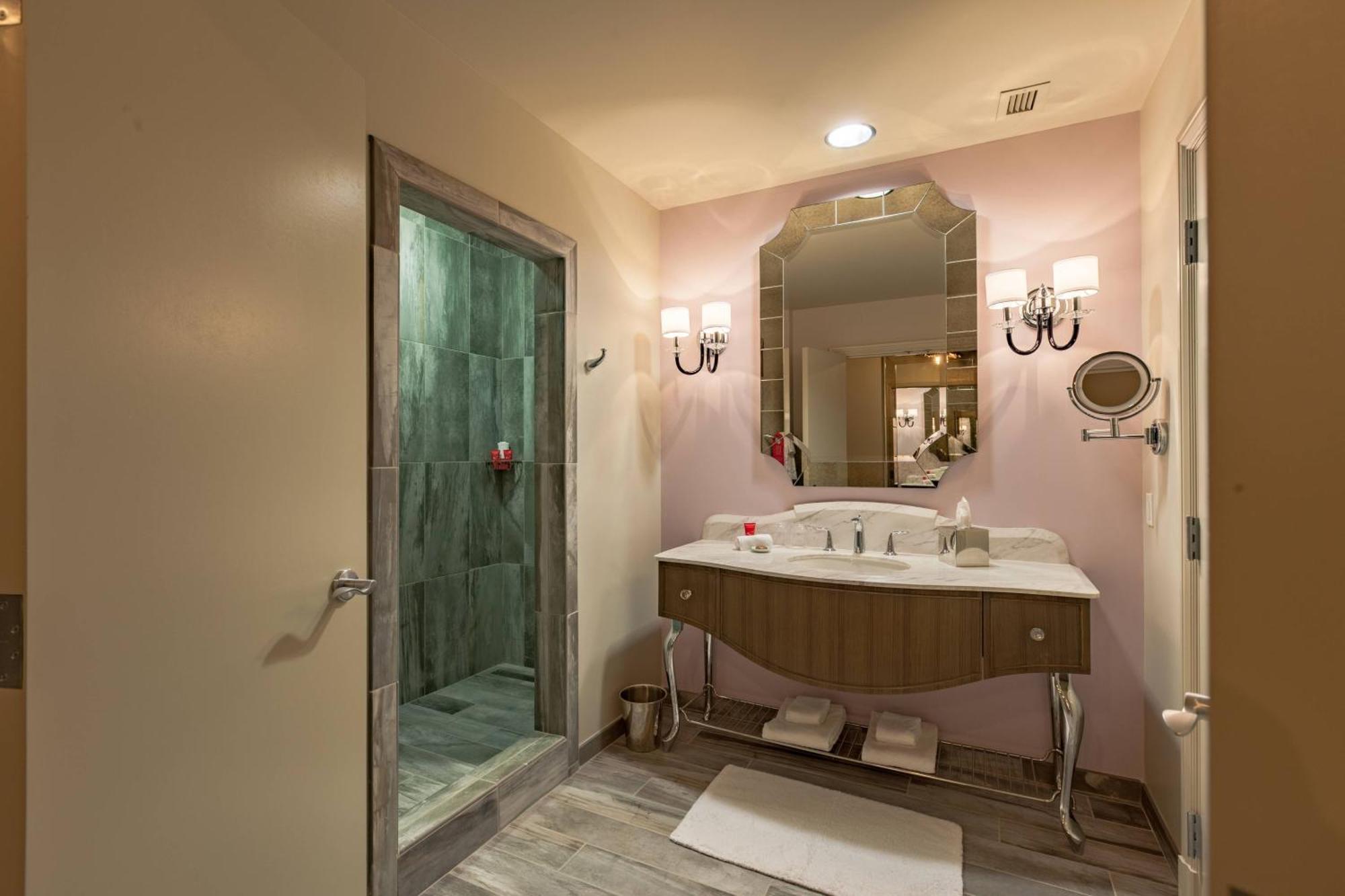Queen Room Two Queen Beds Roll Shower Mobility Hearing Accessible,1630883959:JPEG