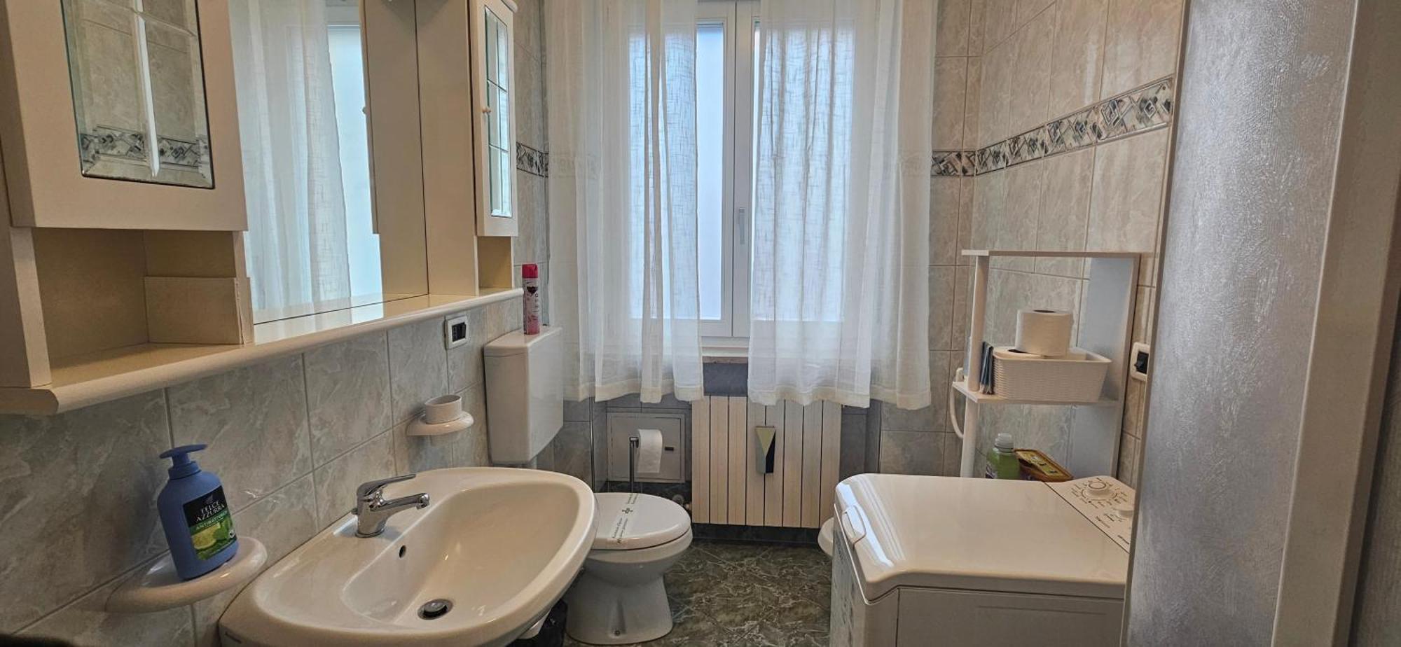 Double or Twin Room Private External Bathroom,1630914903:JPEG