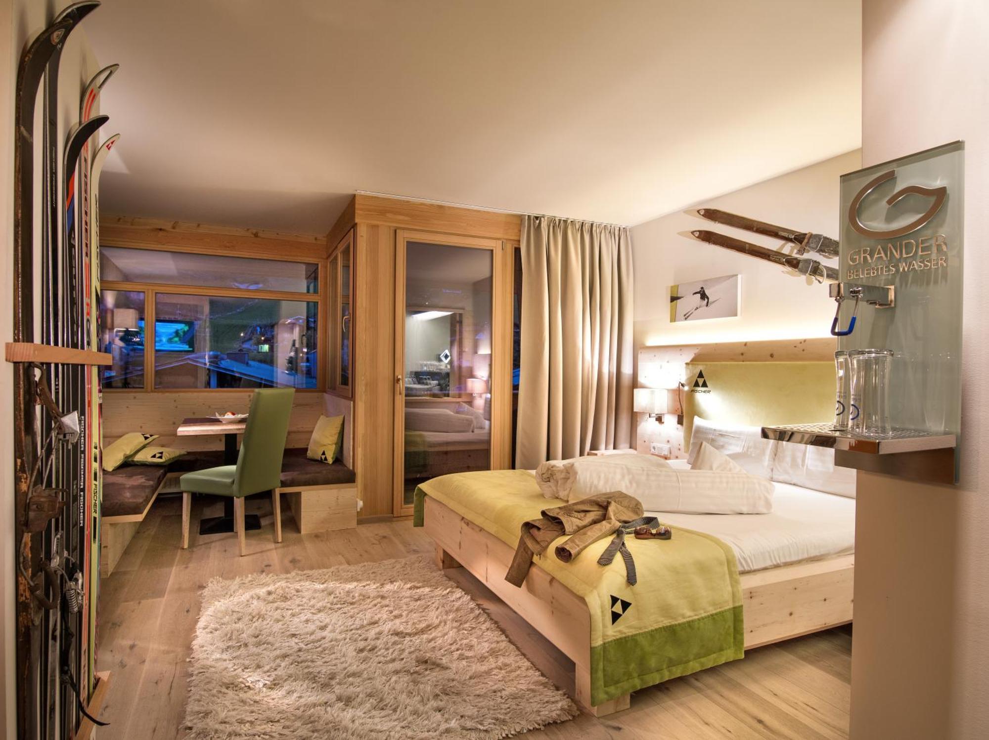 Deluxe Suite,1631550740:JPEG