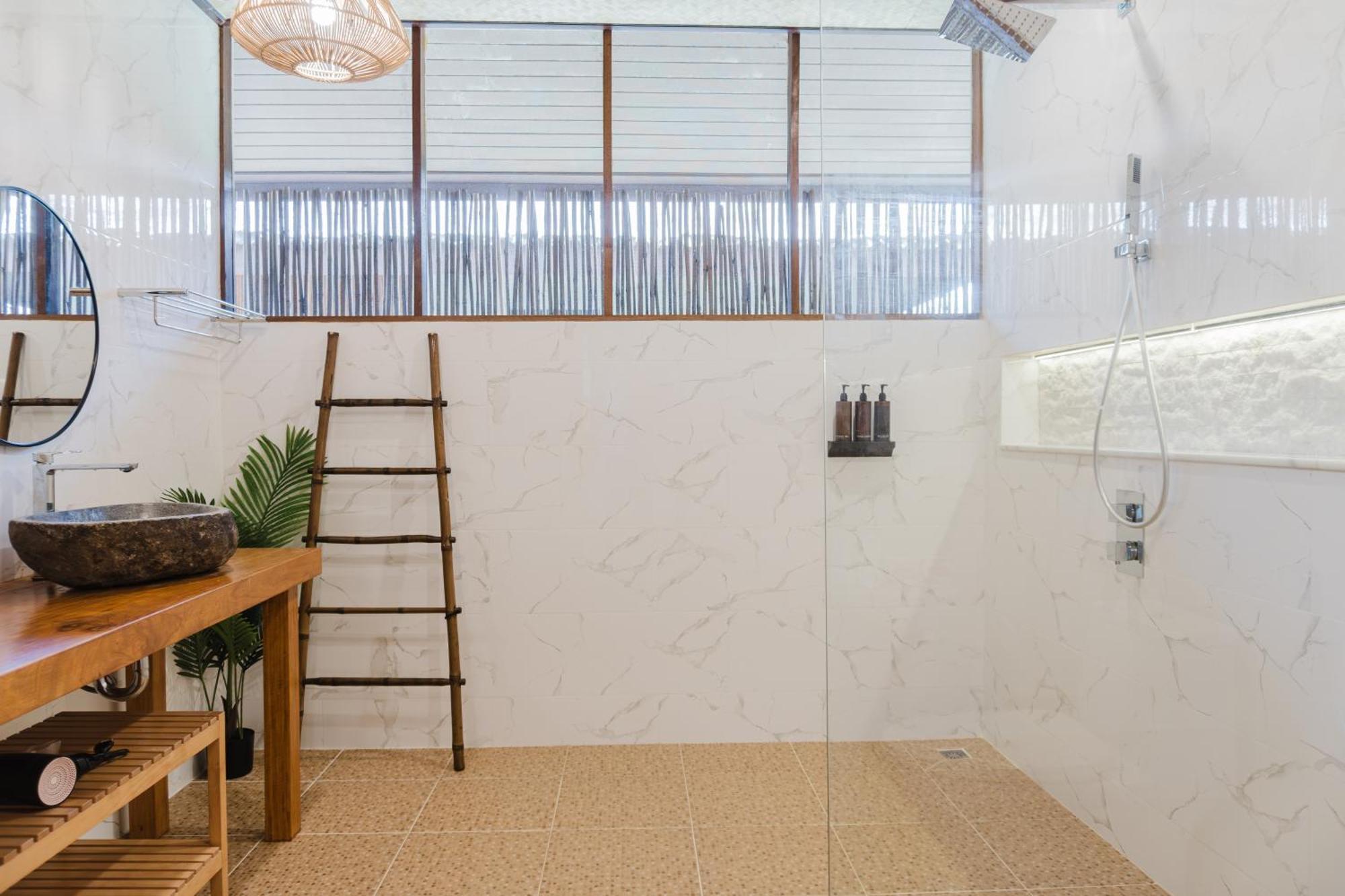 Deluxe Seaview Villa Spa Bath