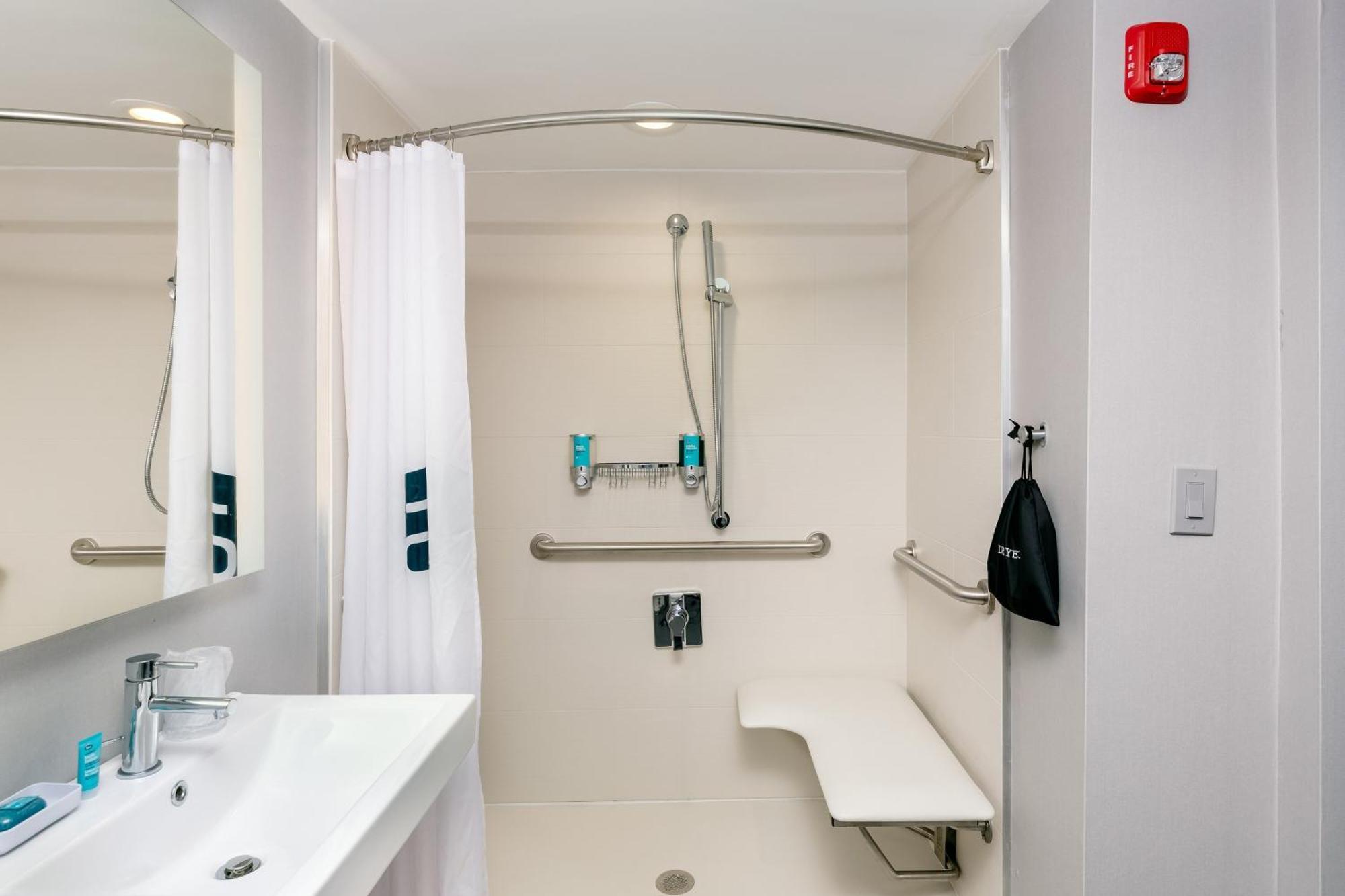 Aloft, Guest room, 1 King