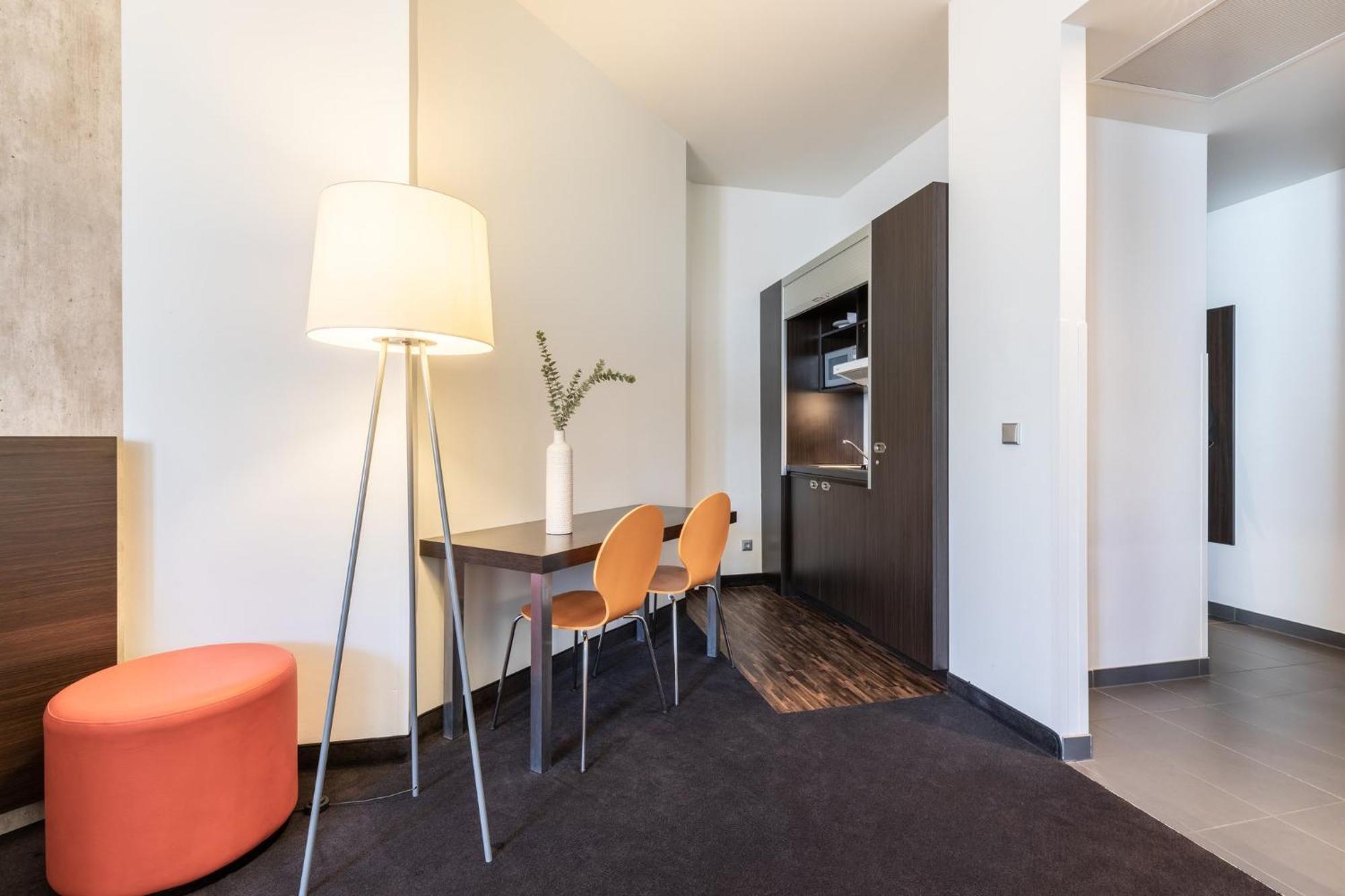 Premium Queen Room Kitchenette