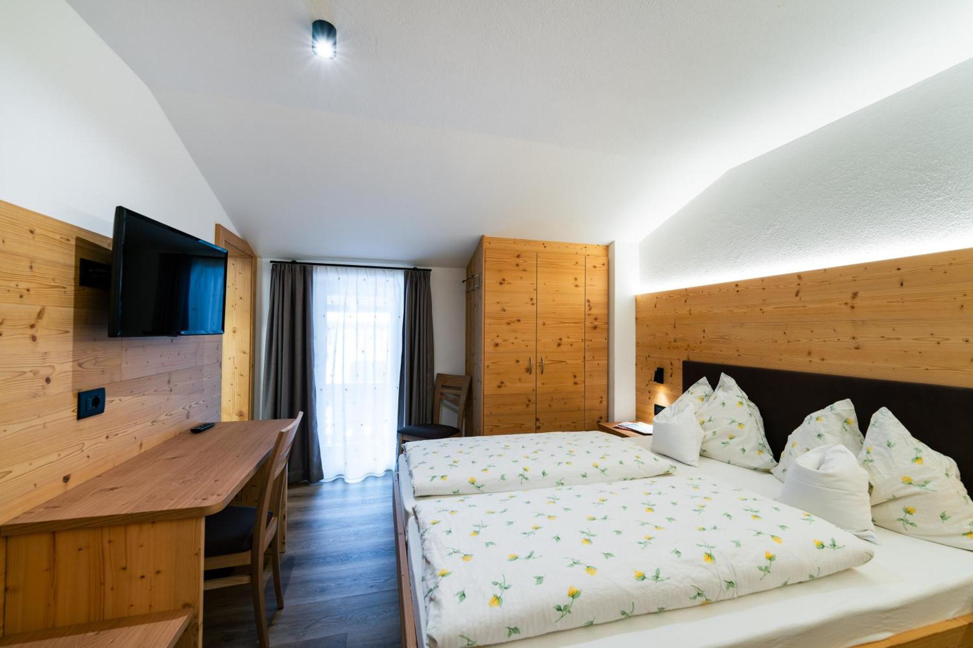 Triple Room,1631569934:JPEG
