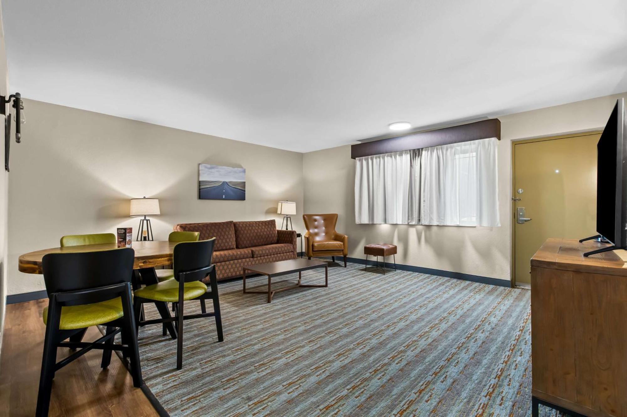 One-Bedroom King Suite Sofa Bed