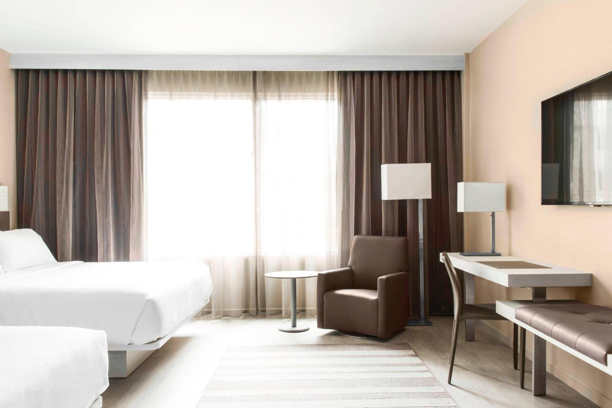 Queen Room Two Queen Beds Hearing Accessible