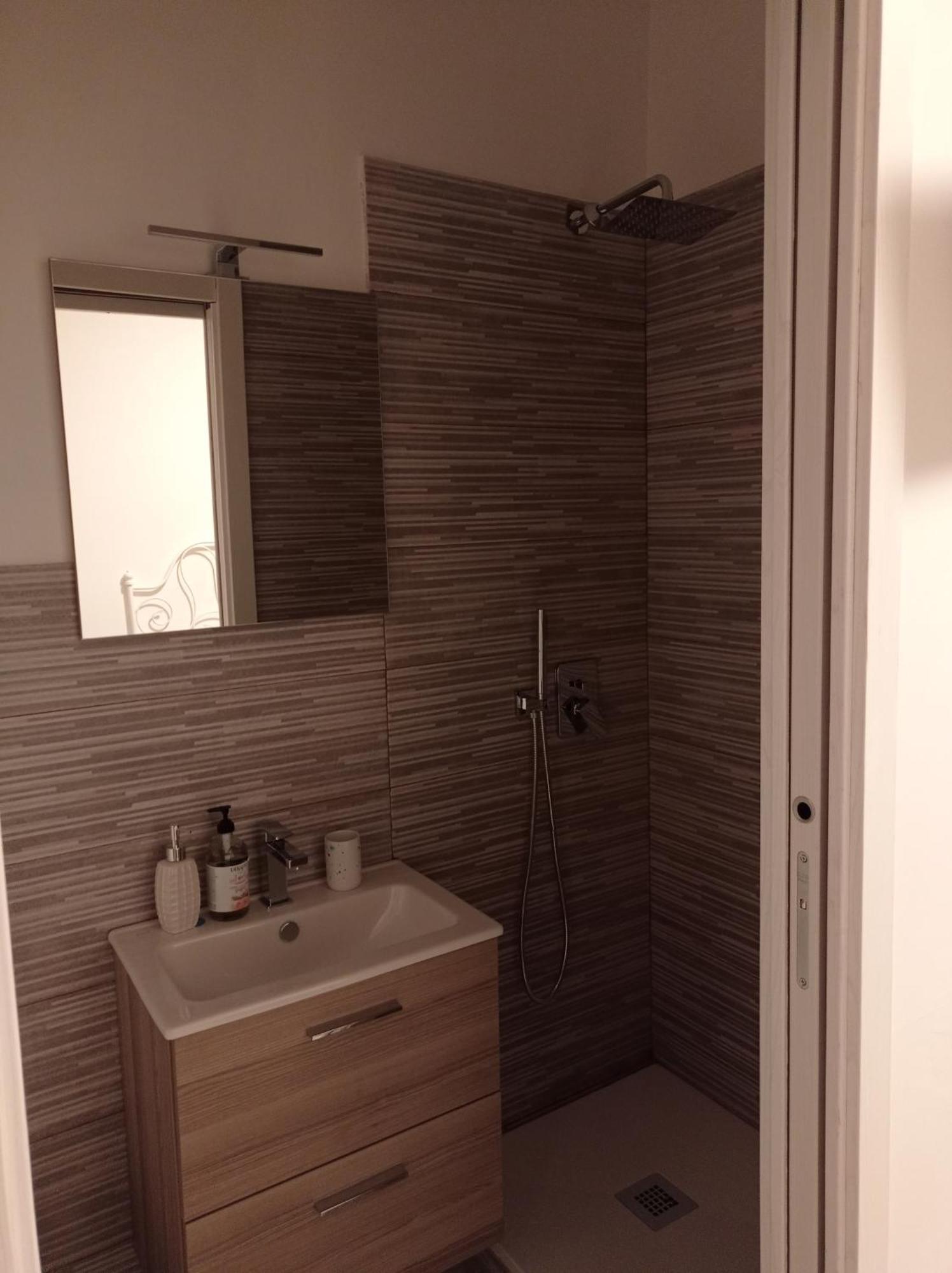 Large Double Room,1631583931:JPEG