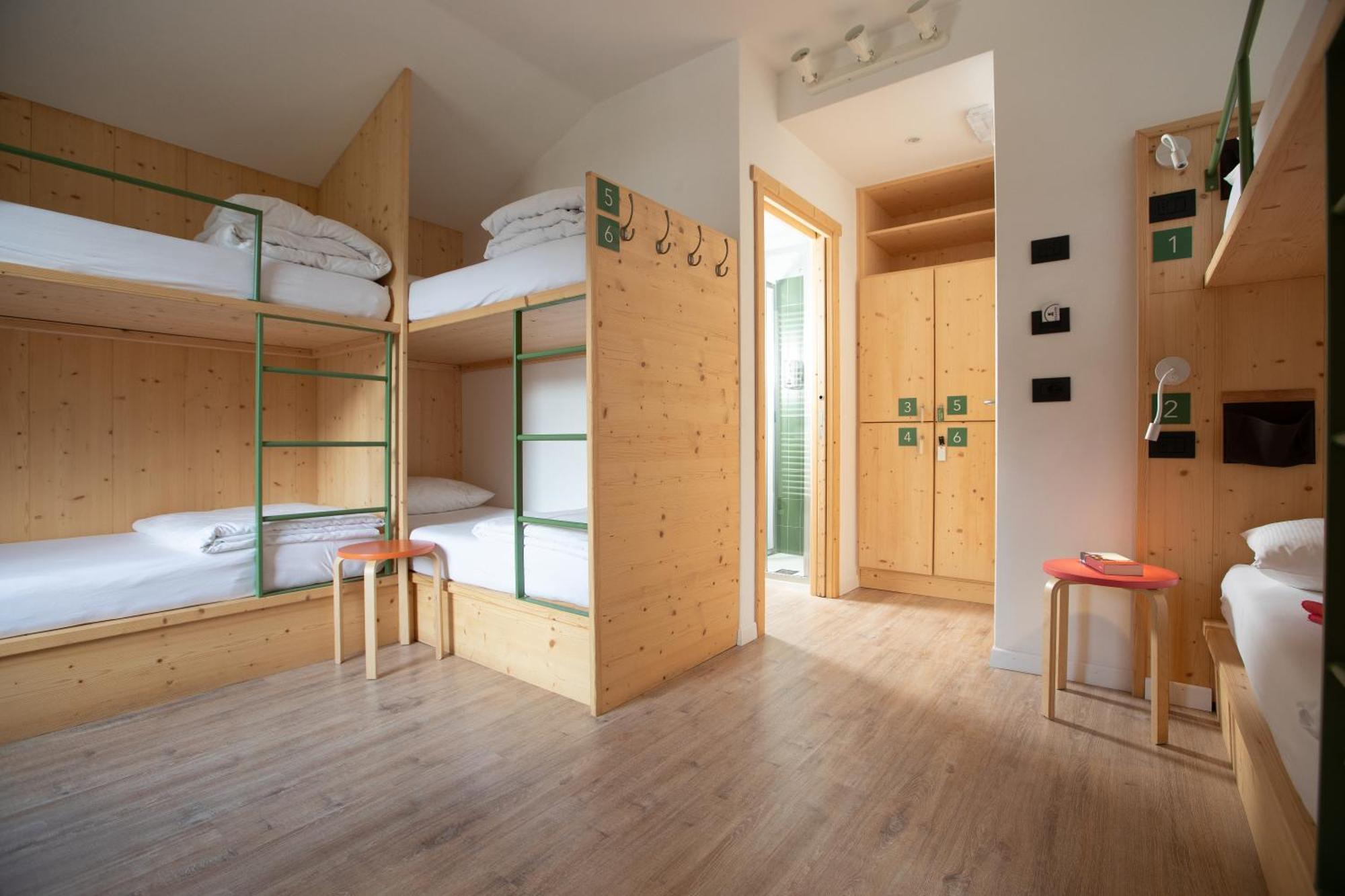 Single Bed 6-Bed Dormitory Room,1631584156:JPEG